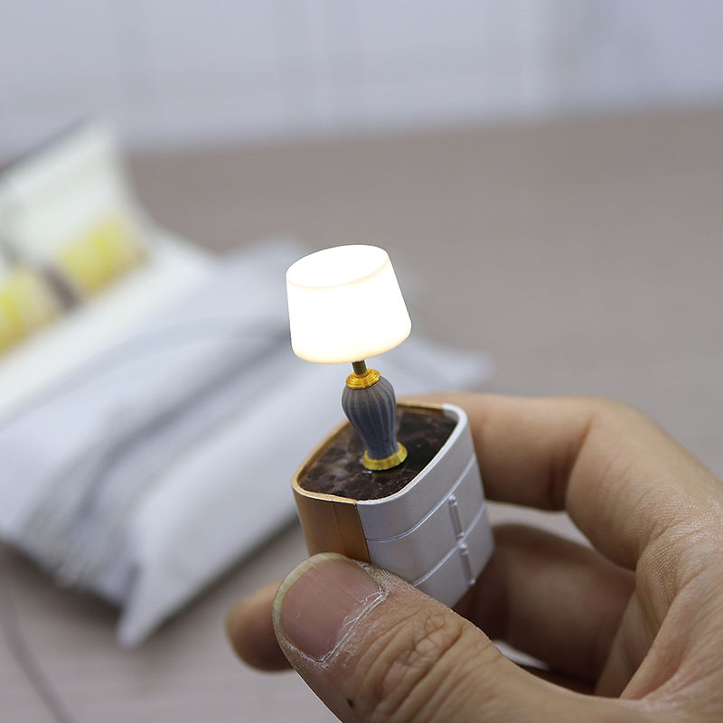 Dollhouse Miniature Furniture Small Ornaments Miniature Table Lamp Model Mini Bedside Lamp Model Sand Table Building Materials