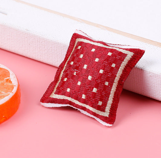 112 Dollhouse DIY Mini Furniture 4x4cm Cushion