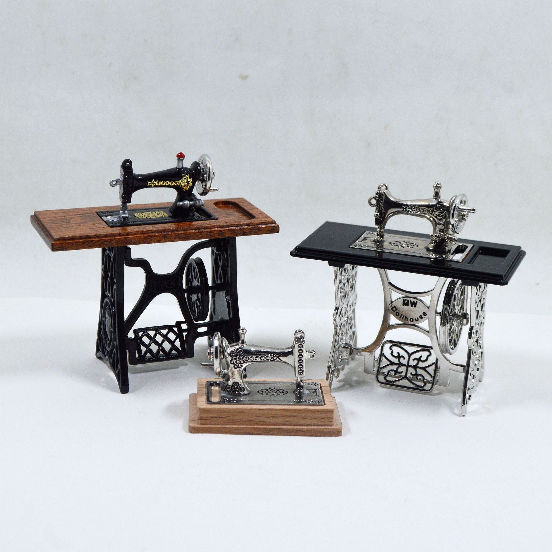 12 Scale Miniature Scene Model Scene Dollhouse Accessories Display Vintage Nostalgic Foot Pedal Sewing Machine Electric Car