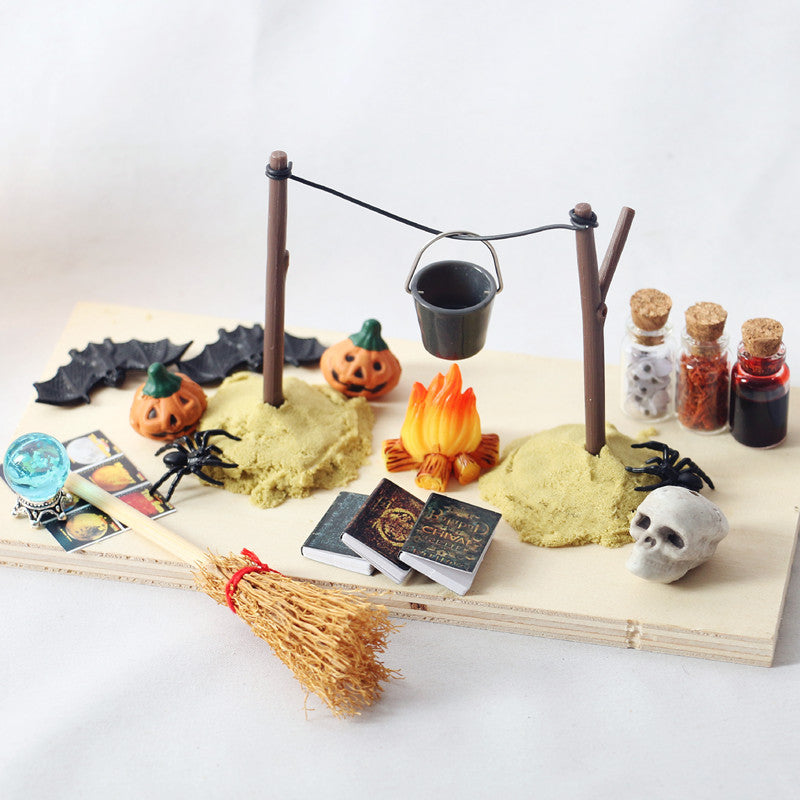 112 Dollhouse Halloween Decor Set