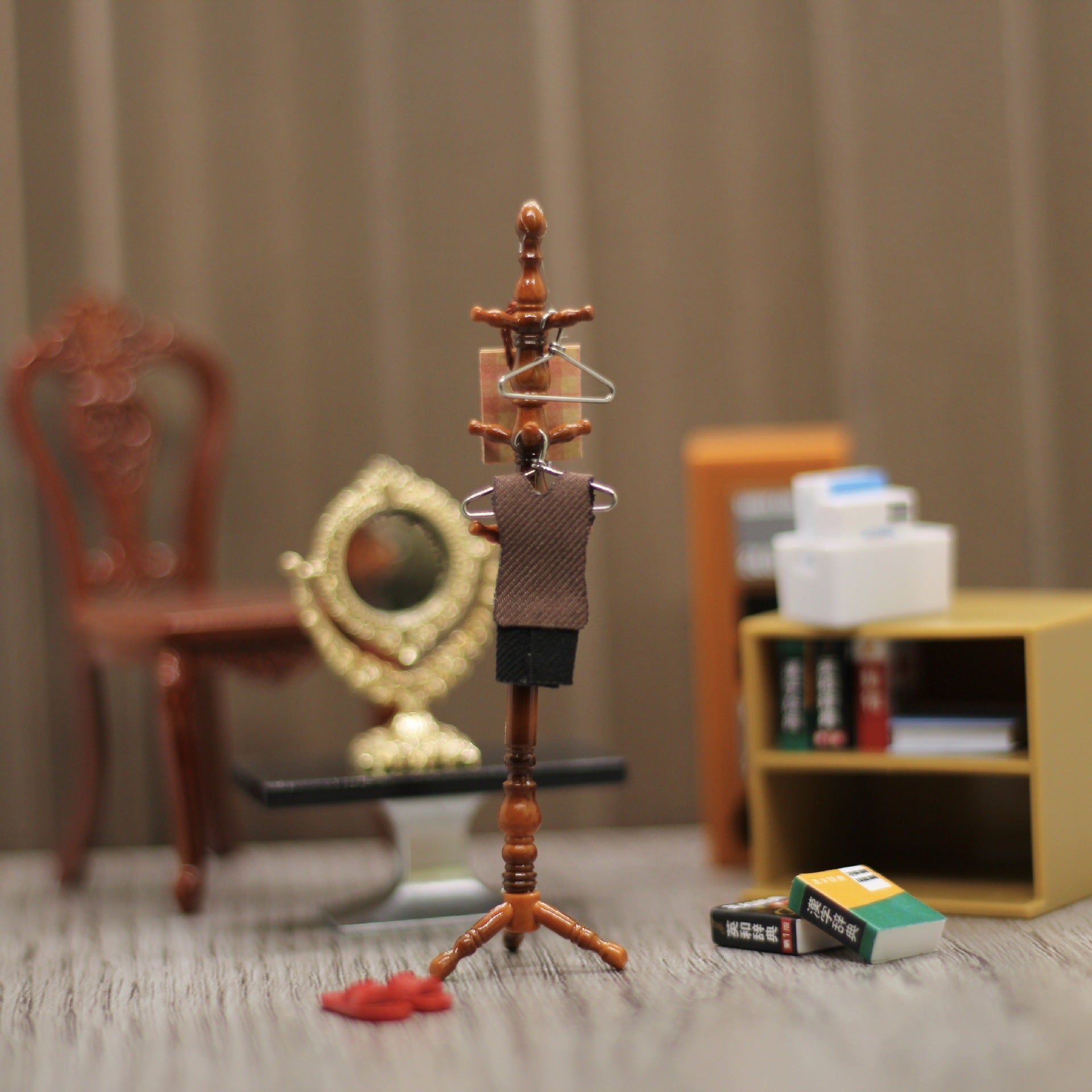 Dollhouse Miniature Dollhouse Accessories Miniature Simulation Mini Floor-standing Coat Rack Vintage Bag Rack Bedroom