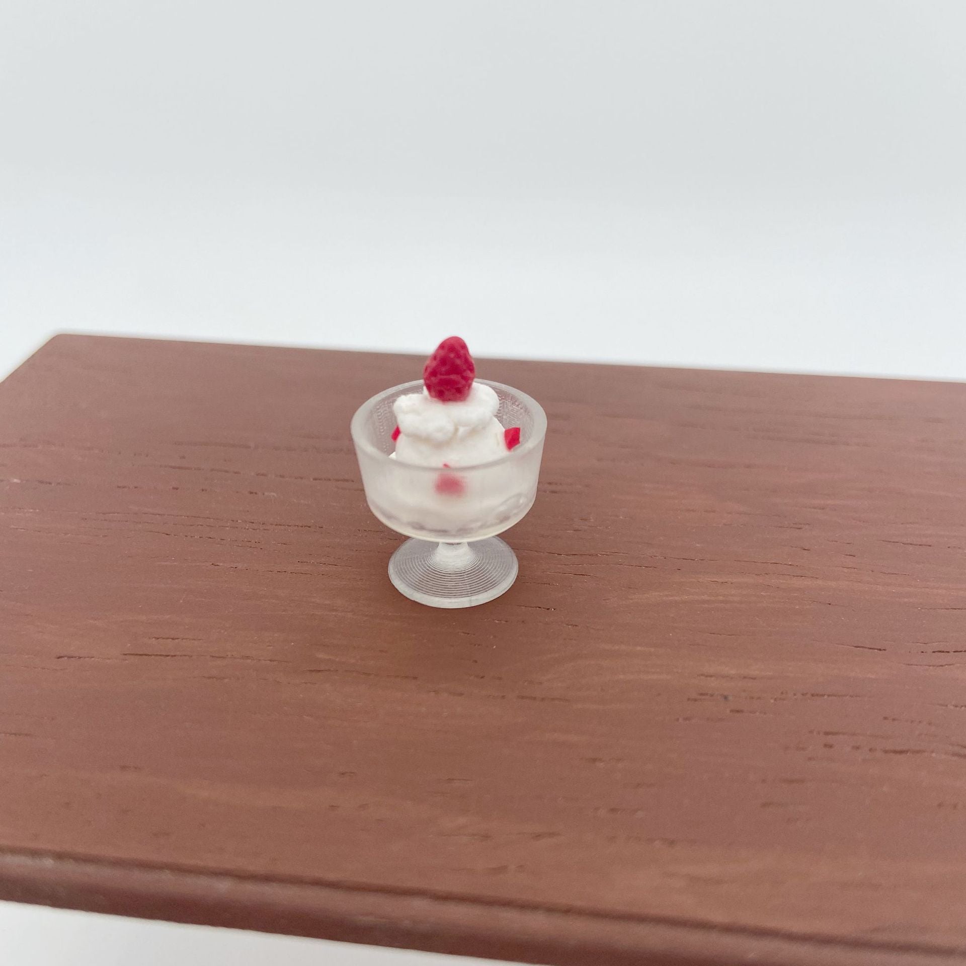Miniature Toy Simulation Strawberry Ice Cream Cup Food Play 1/6 Blythe 1/8 BJD Dollhouse Scene Props