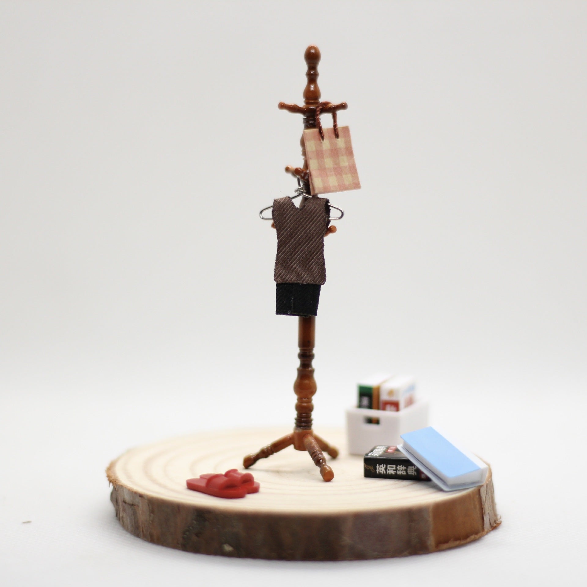 Dollhouse Miniature Dollhouse Accessories Miniature Simulation Mini Floor-standing Coat Rack Vintage Bag Rack Bedroom