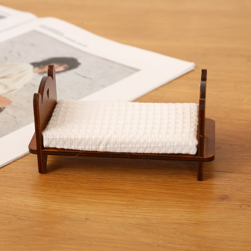 1:12 Dollhouse Mini Furniture Decoration Bedroom Vintage Single Bed