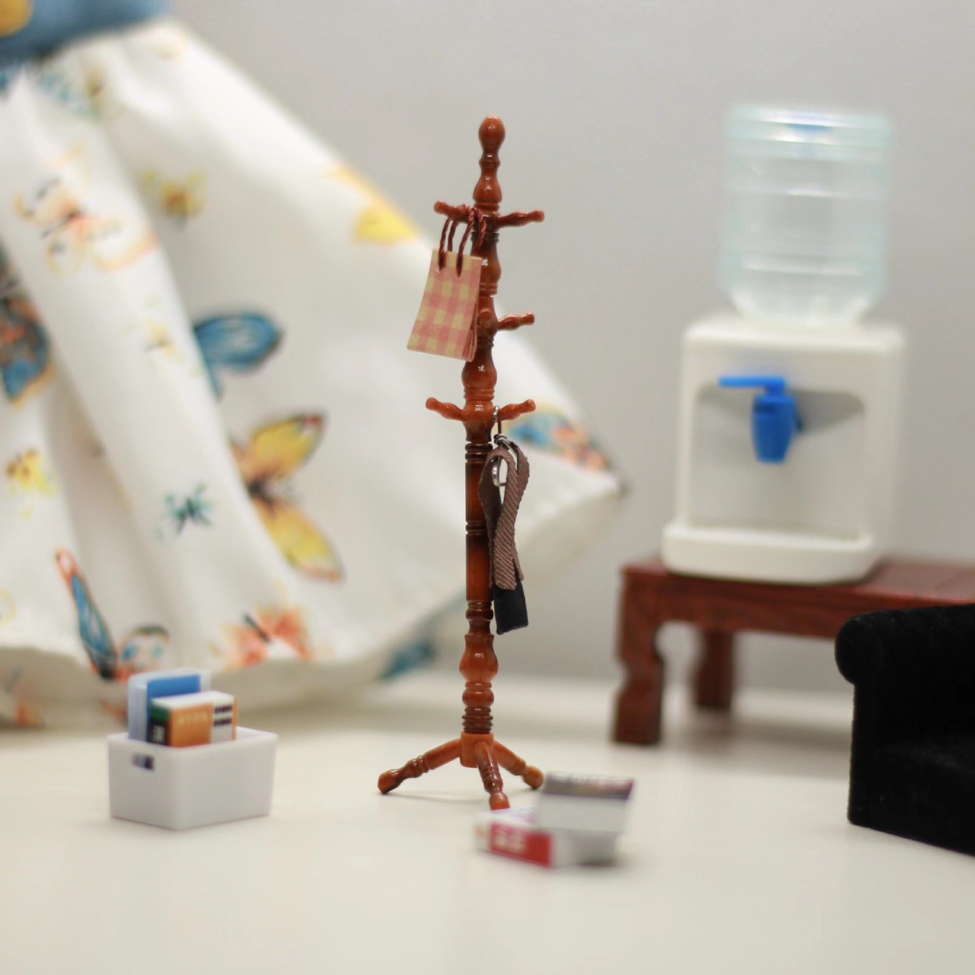 Dollhouse Miniature Dollhouse Accessories Miniature Simulation Mini Floor-standing Coat Rack Vintage Bag Rack Bedroom