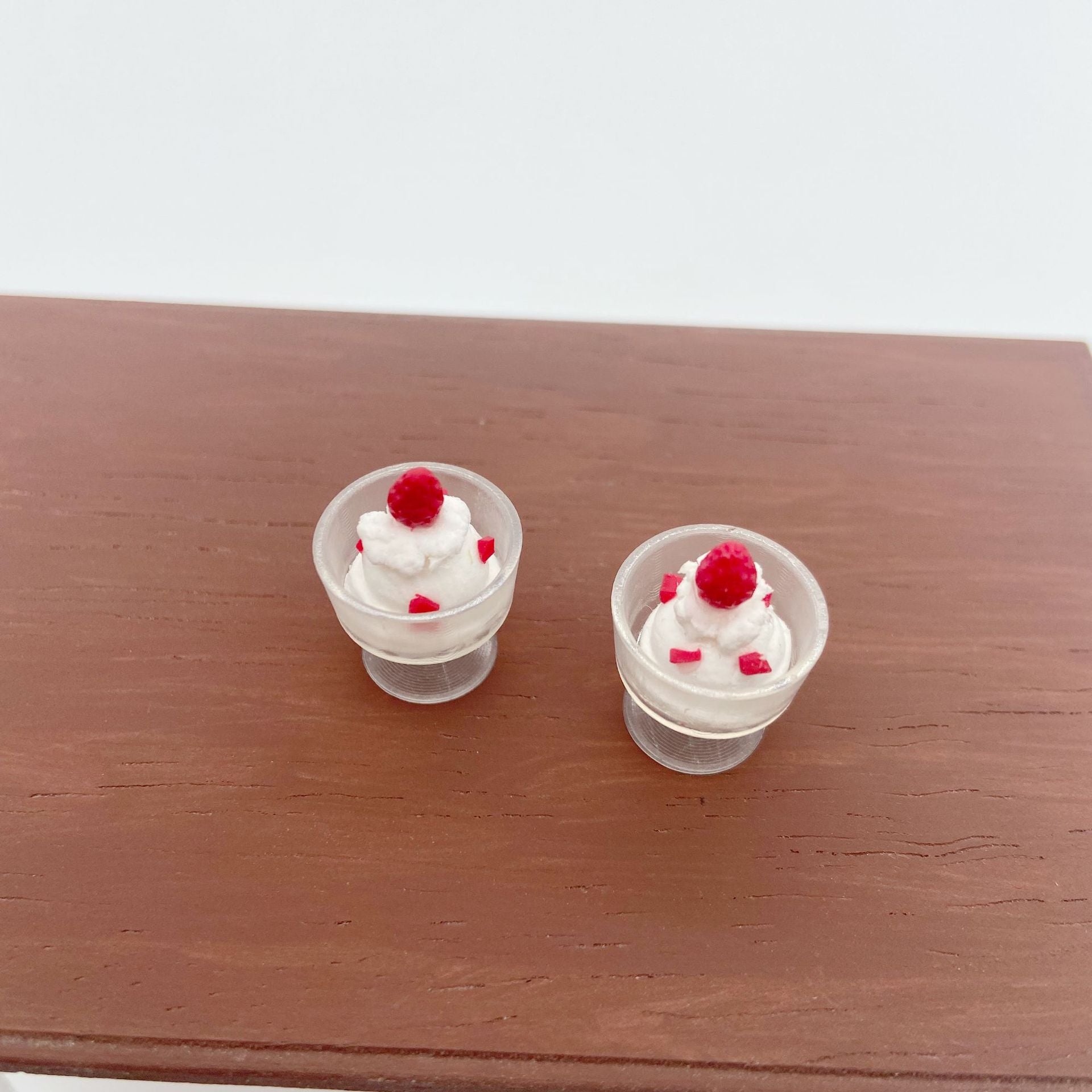 Miniature Toy Simulation Strawberry Ice Cream Cup Food Play 1/6 Blythe 1/8 BJD Dollhouse Scene Props