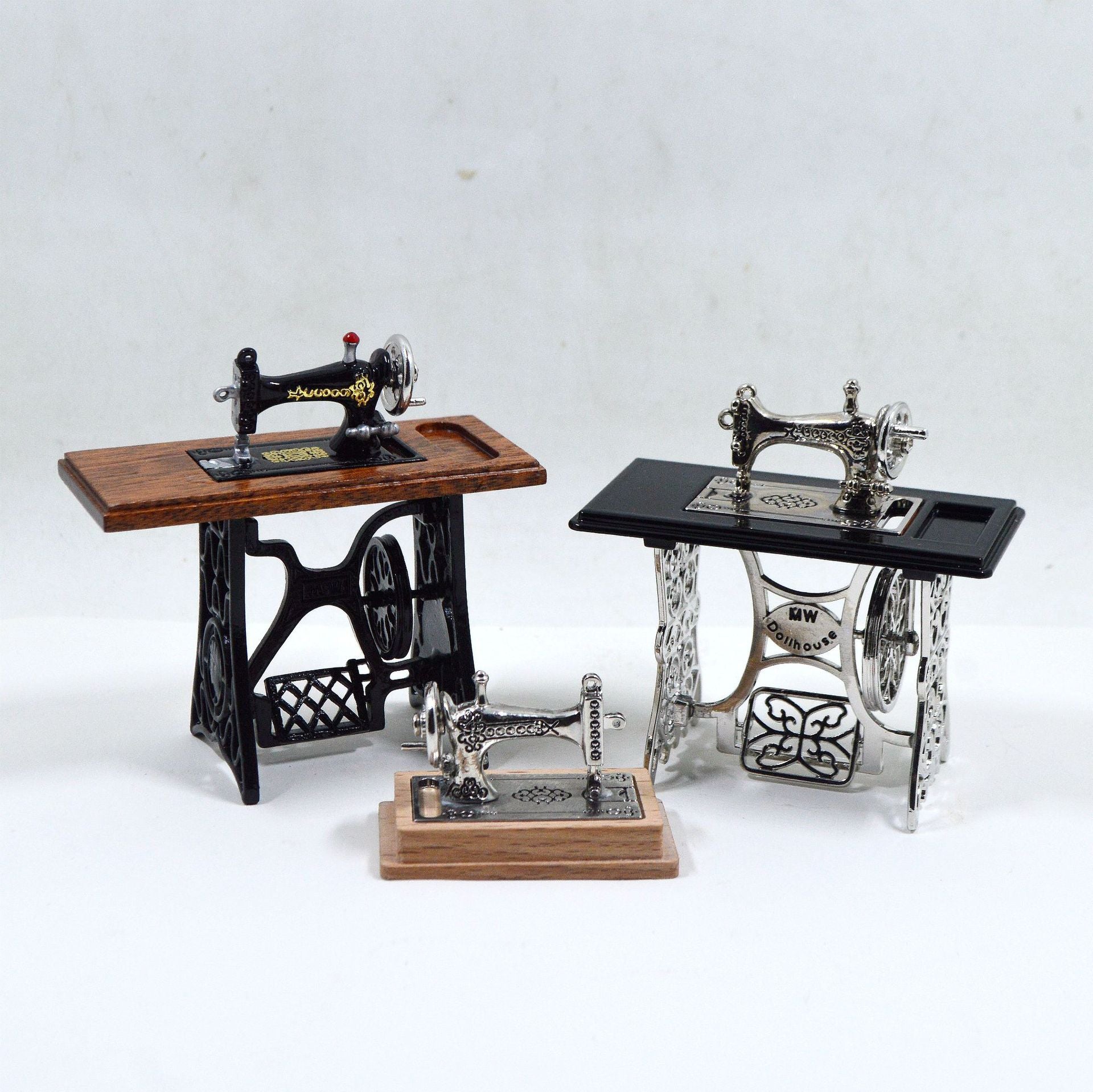 12 Scale Miniature Scene Model Scene Dollhouse Accessories Display Vintage Nostalgic Foot Pedal Sewing Machine Electric Car