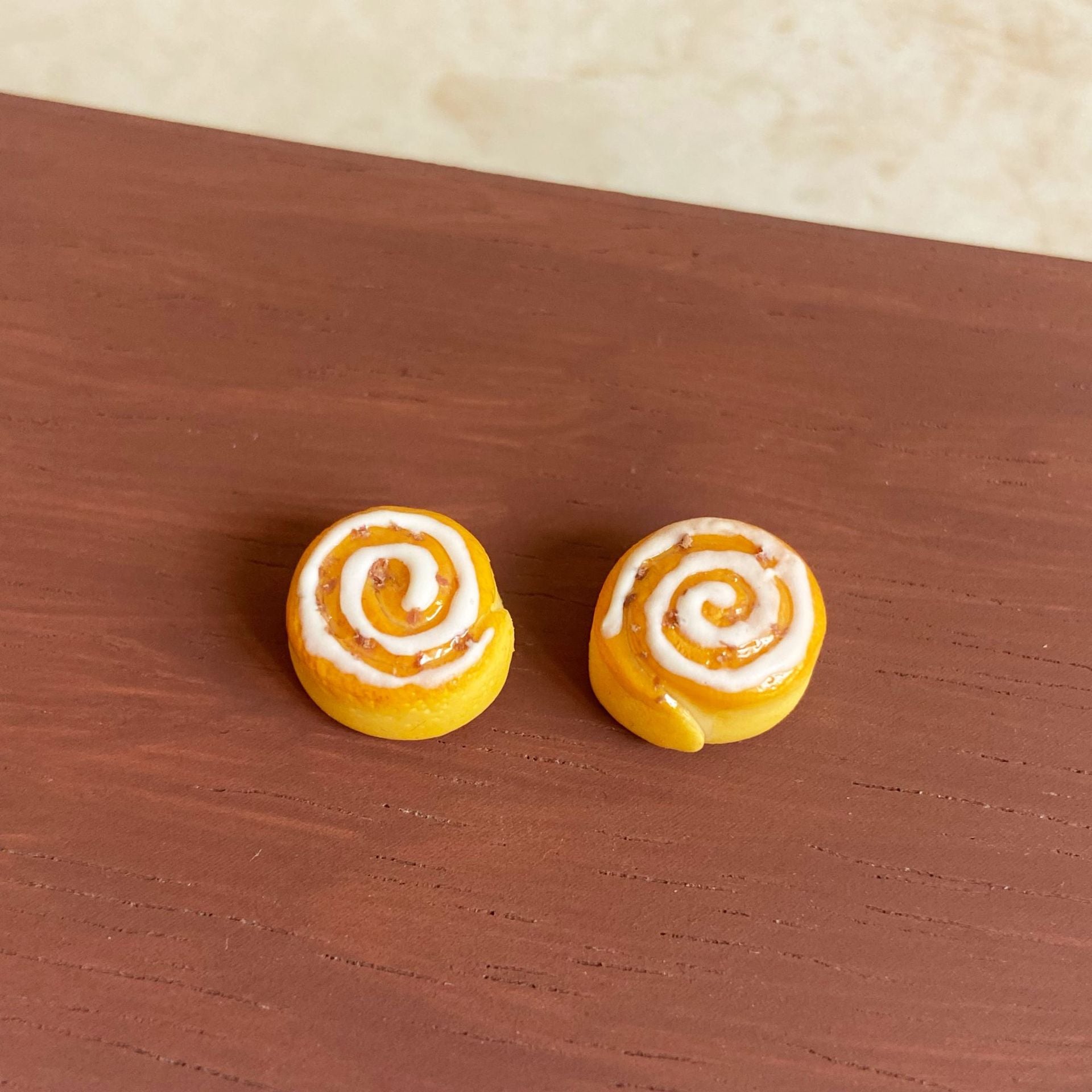 Simulation Bread Miniature Food Play Sesame Bagel and Cinnamon Roll Dollhouse Bakery Scene