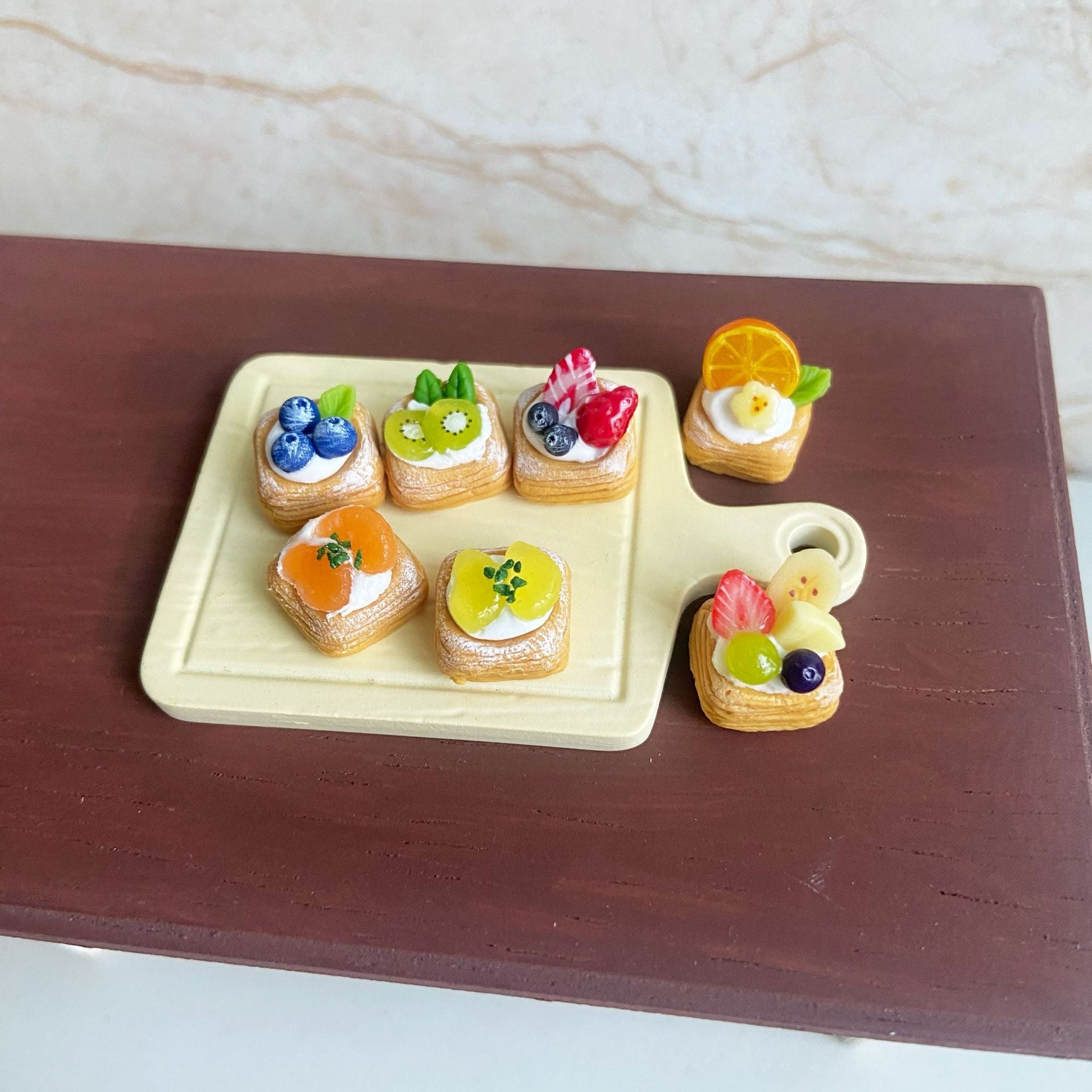 Miniature Food Play Fruit Square Tower Mini Cute Simulation Cake Dollhouse Dollhouse Fridge Magnet Accessories