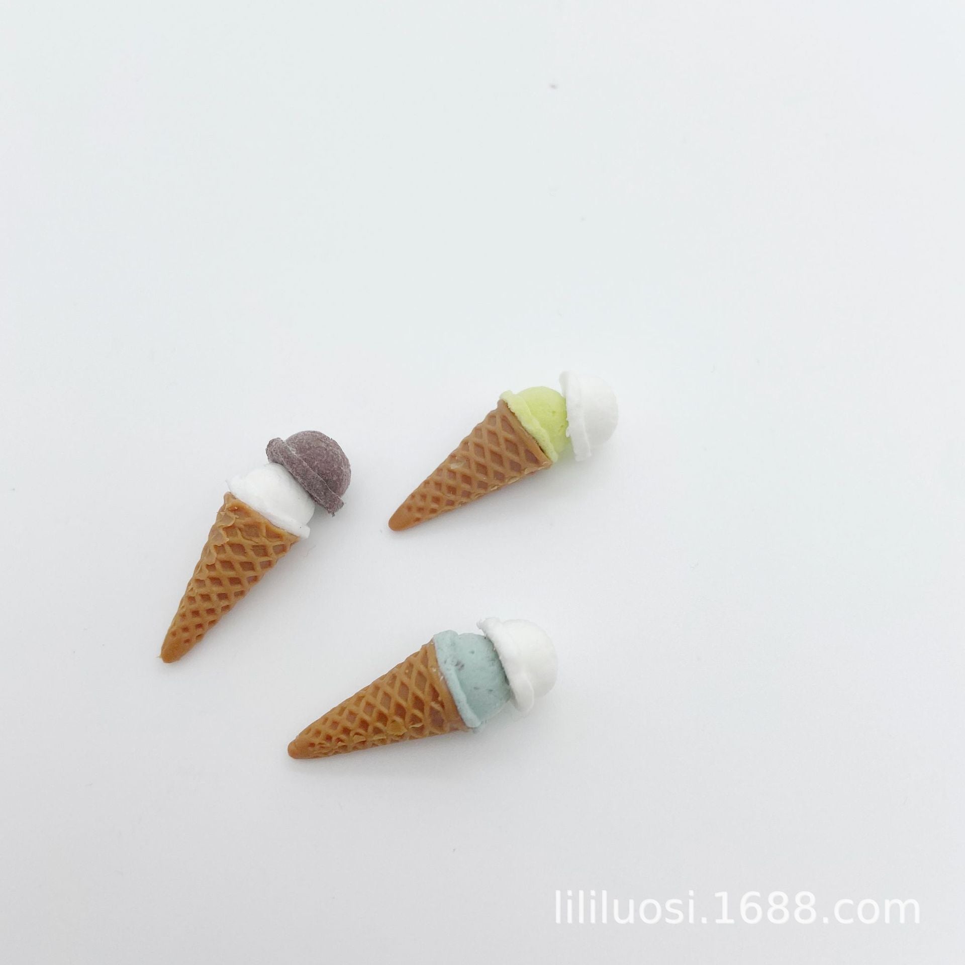 Miniature Mini Ice Cream Cone Toy for Six-Point BJD Eight-Point OB11 Dolls, Dollhouse Dessert Shop Accessories