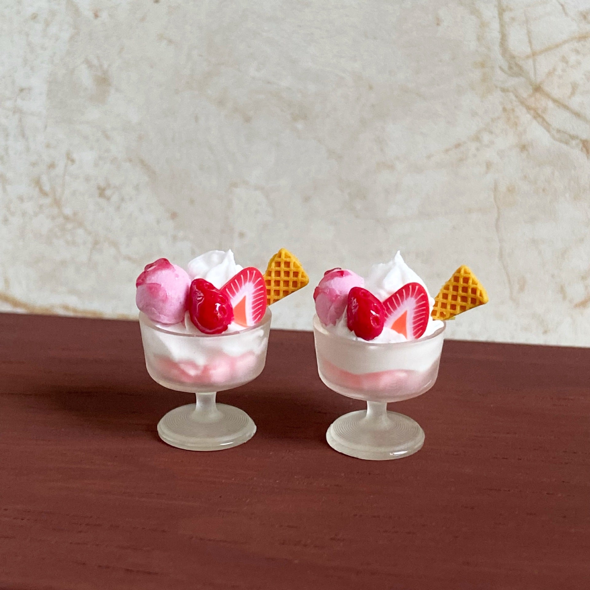 Miniature Strawberry Ball Pink Ice Cream Cup Dollhouse Toy Dessert Shop Decoration Accessories