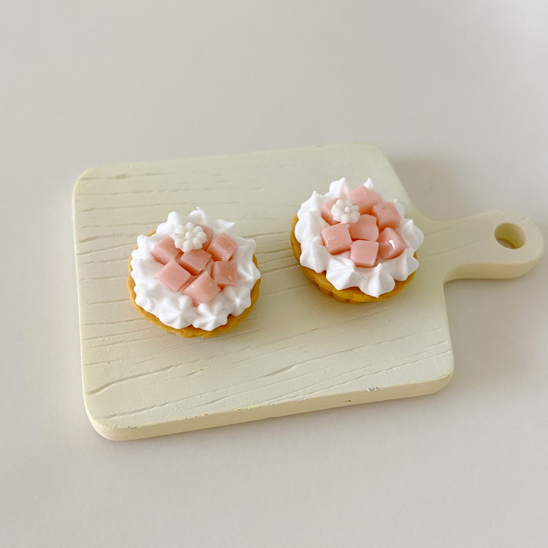 Six-Piece Miniature Food Play Peach Pie Eight-Piece BJD Dollhouse Dessert Shop Scene Photo Props