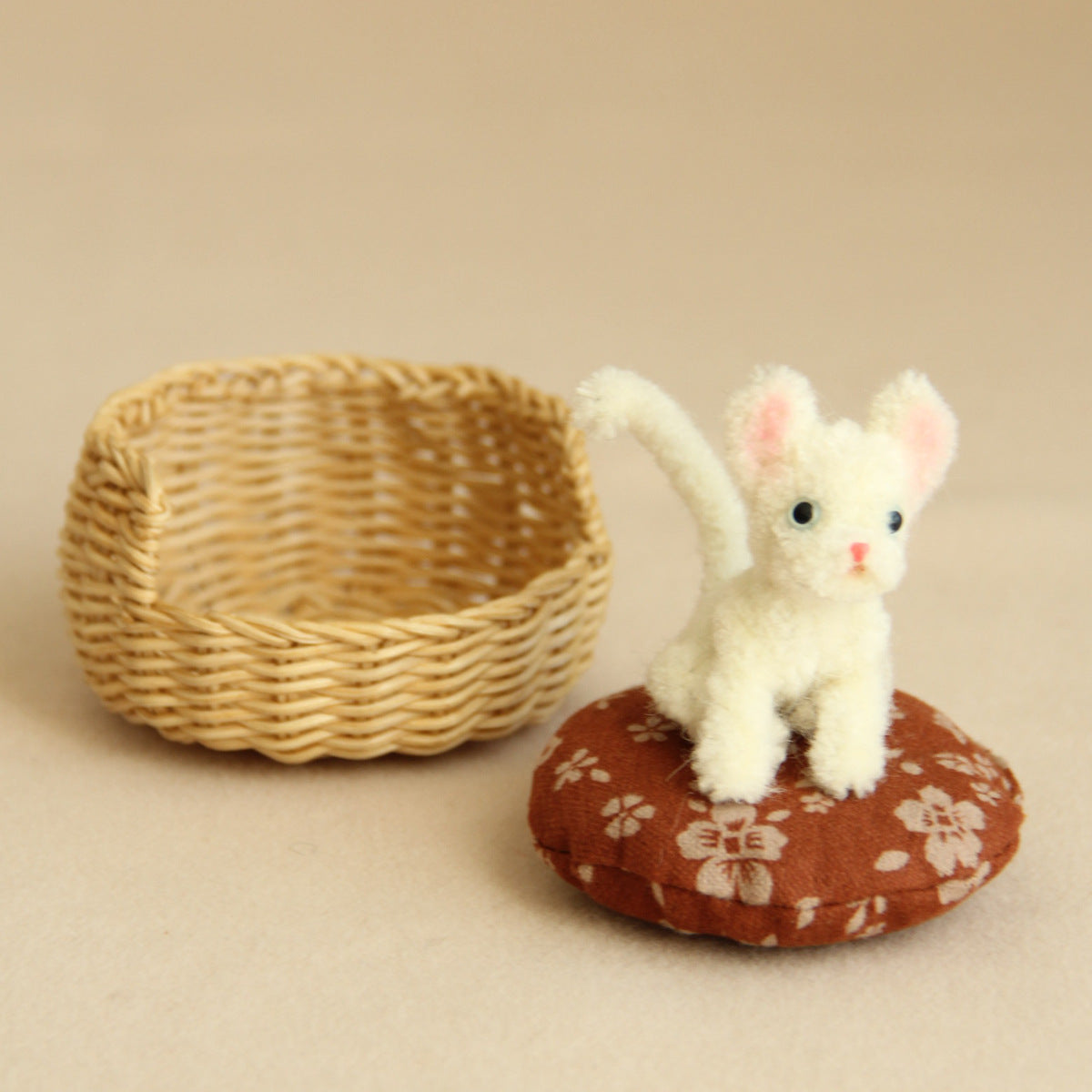 1:12 Miniature Handmade Twisted Stick Cat Pure Handmade Rattan Cat Nest Miniature Realistic Toy Nest Pet Ornament Decoration
