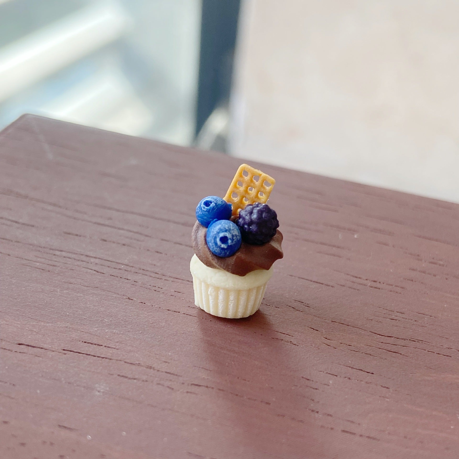 Miniature Strawberry Blueberry Fruit Cupcake Fun Food Play Dessert Shop Dollhouse Accessories
