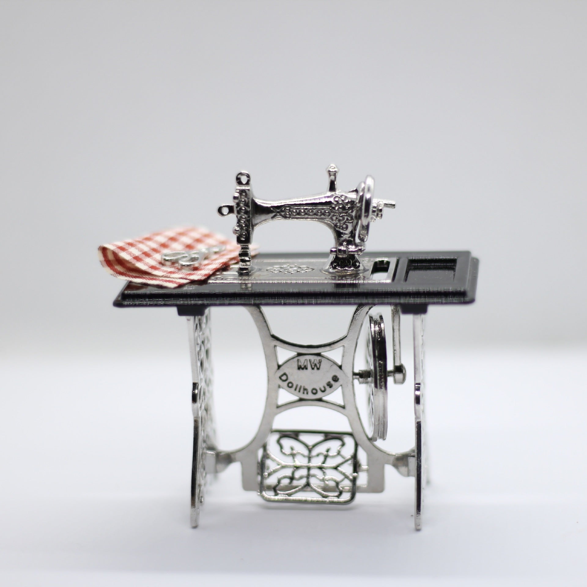 12 Scale Miniature Scene Model Scene Dollhouse Accessories Display Vintage Nostalgic Foot Pedal Sewing Machine Electric Car