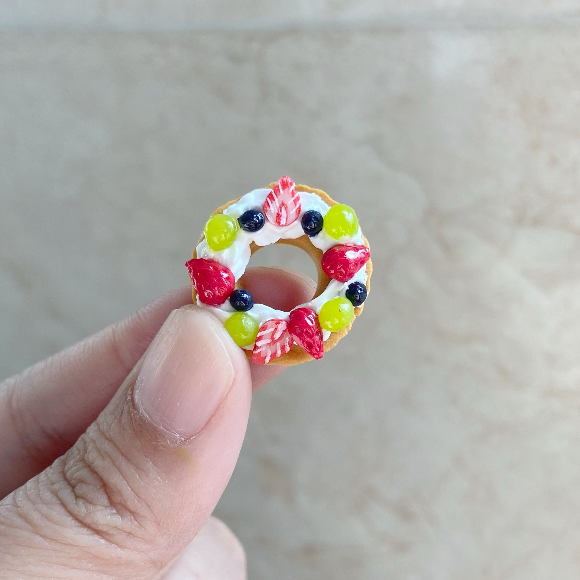 Miniature Christmas Berry Wreath Cake Fun Food Play Six-Dimensional Dessert Shop Dollhouse Accessories