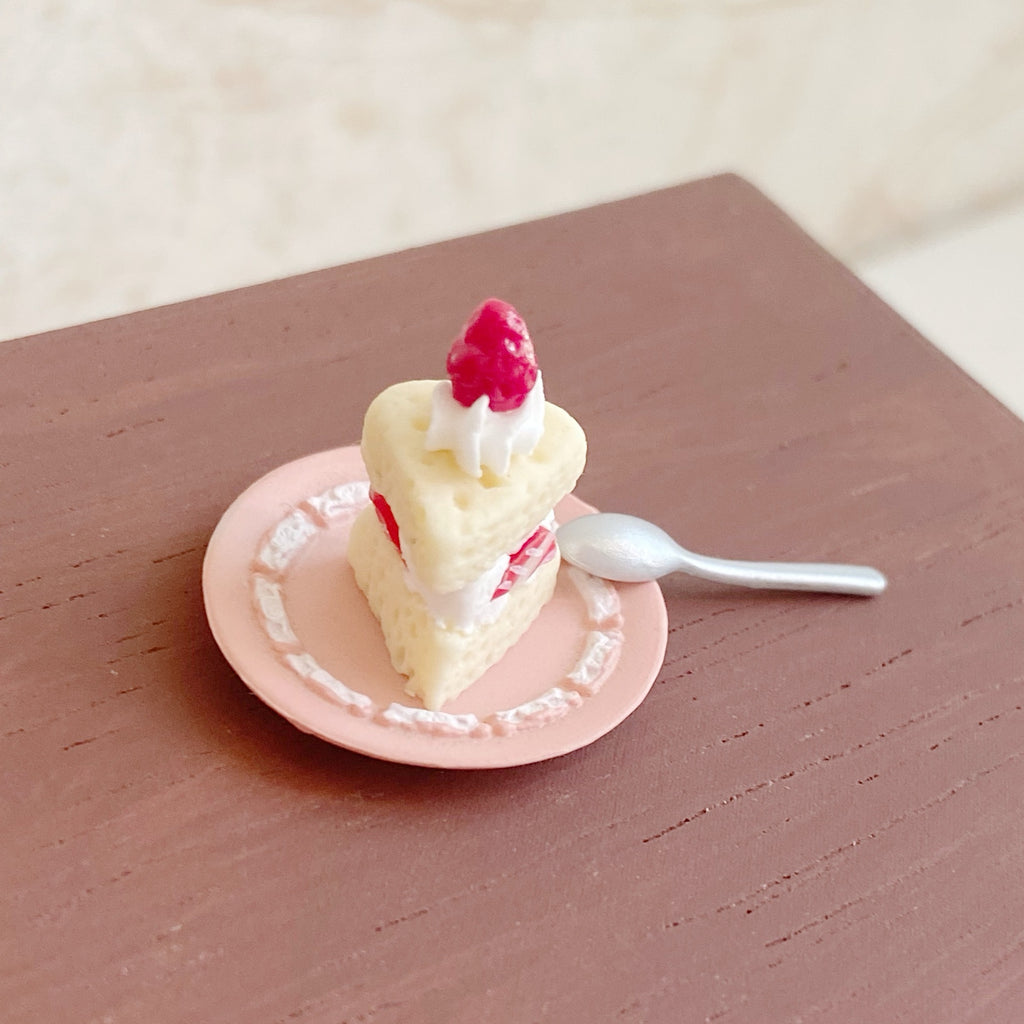 Miniature Simulated Triangle Strawberry Slice Cake Miniature Food Play Toy Six-Eighths Dollhouse Dessert Shop Decoration