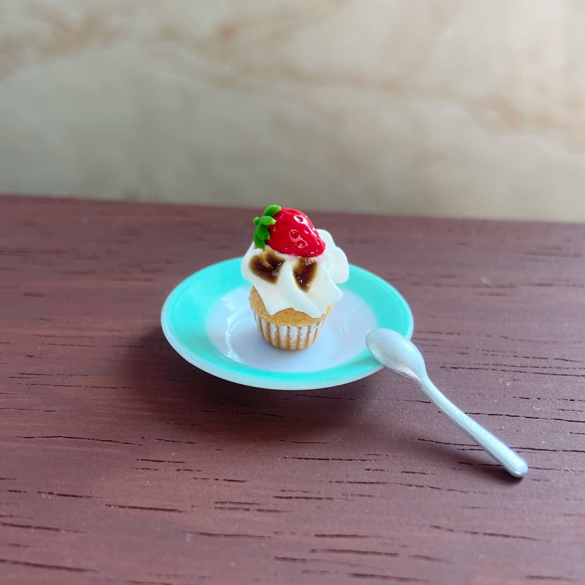 Miniature Strawberry Blueberry Fruit Cupcake Fun Food Play Dessert Shop Dollhouse Accessories