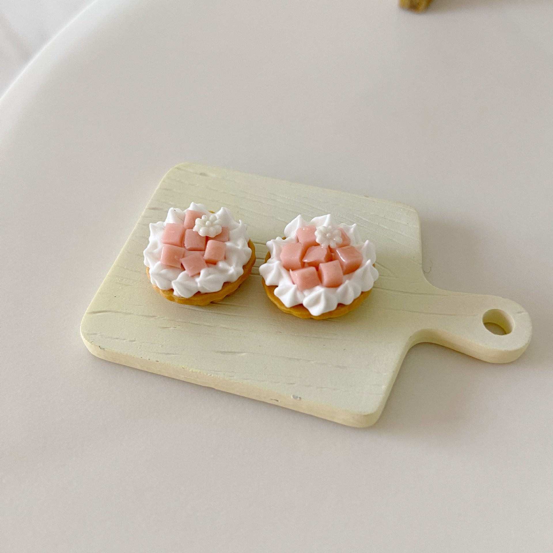 Six-Piece Miniature Food Play Peach Pie Eight-Piece BJD Dollhouse Dessert Shop Scene Photo Props