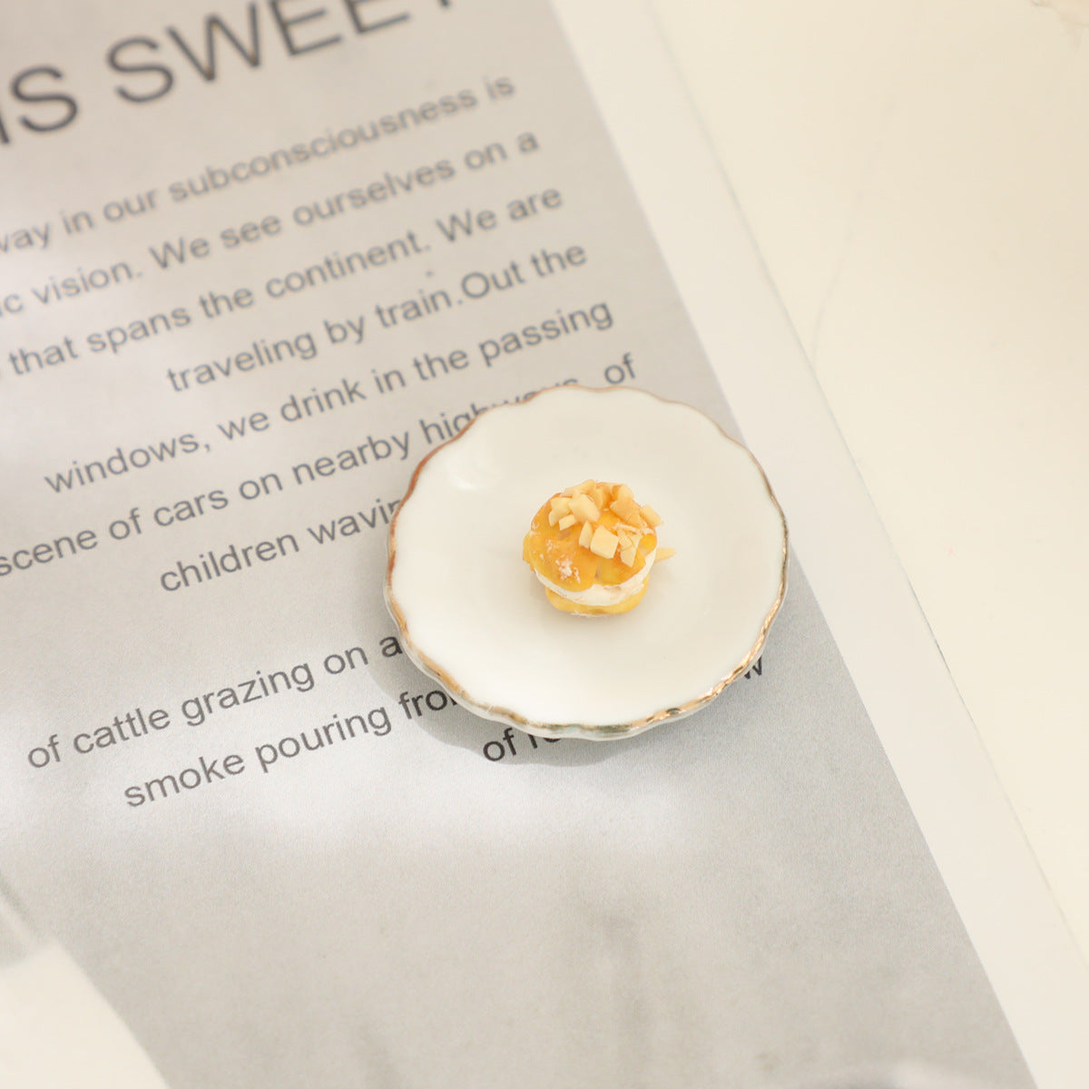 Simulation Food Miniature Dollhouse Cream Puff Play Food BJD Blind Box OB11 Eight-point Twelve-point Dollhouse
