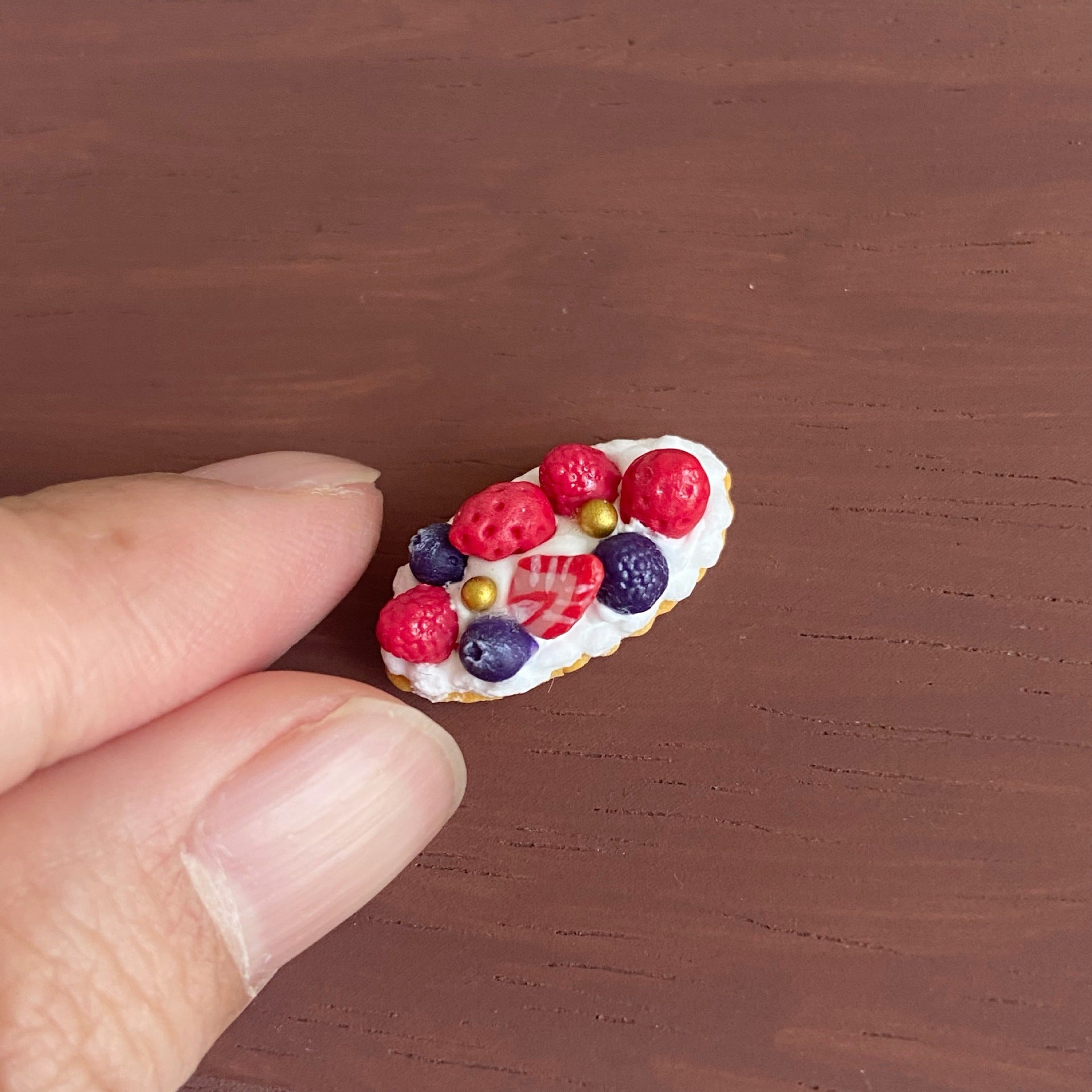 Miniature Simulation Food Toys Strawberry Blueberry Boat Pie Cute Cake Dollhouse Decoration Accessories