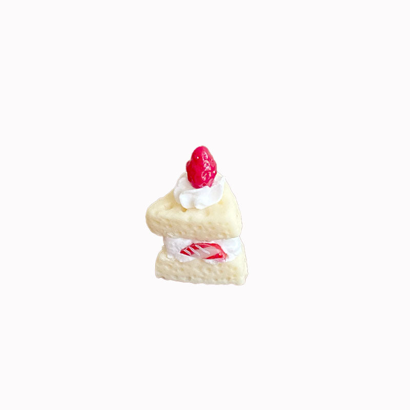 Miniature Simulated Triangle Strawberry Slice Cake Miniature Food Play Toy Six-Eighths Dollhouse Dessert Shop Decoration