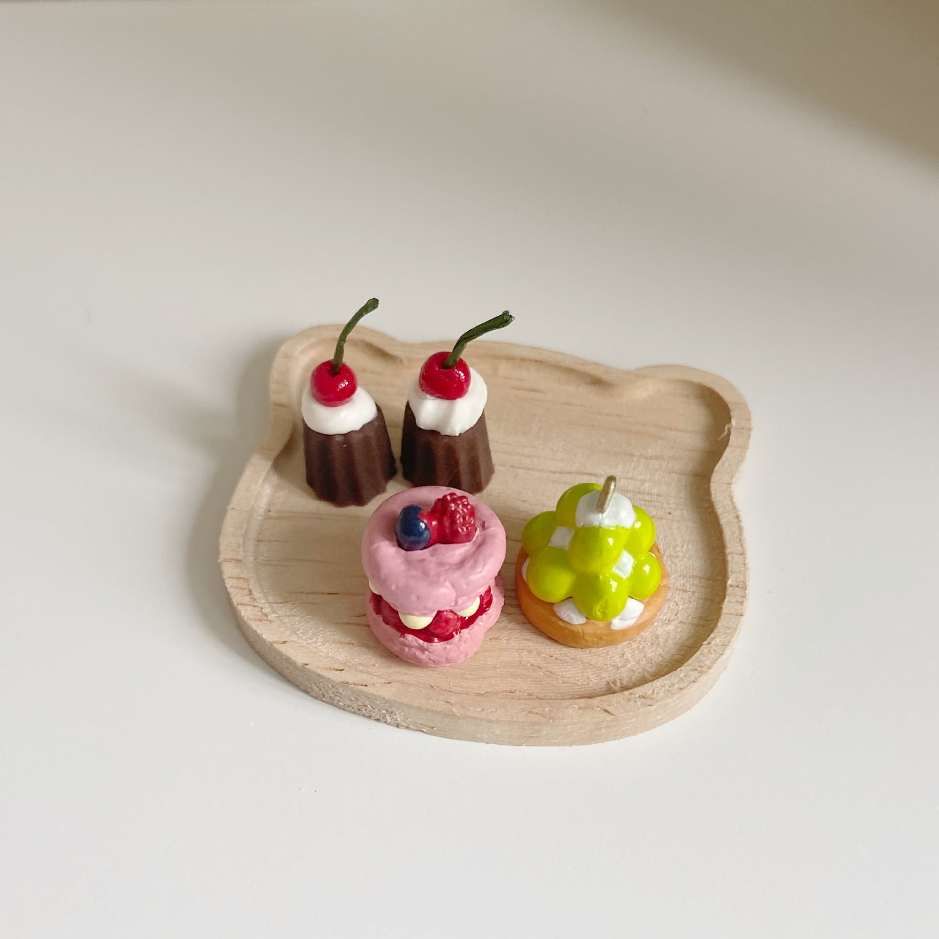 Cute Mini Cherry Kolu Little Cake Dessert Dollhouse BO11 Simulation Food Play Model Small Ornament