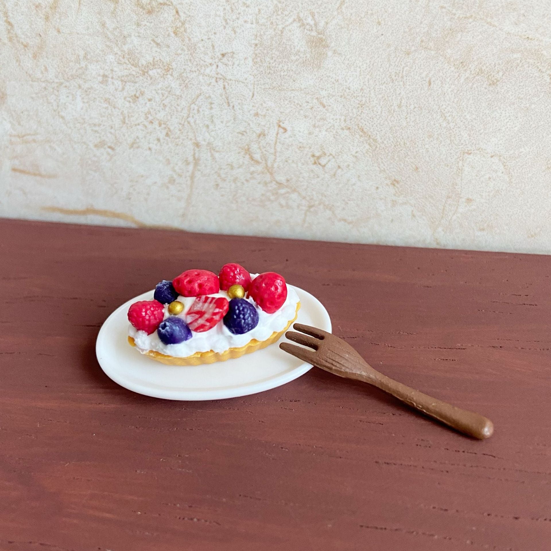 Miniature Simulation Food Toys Strawberry Blueberry Boat Pie Cute Cake Dollhouse Decoration Accessories