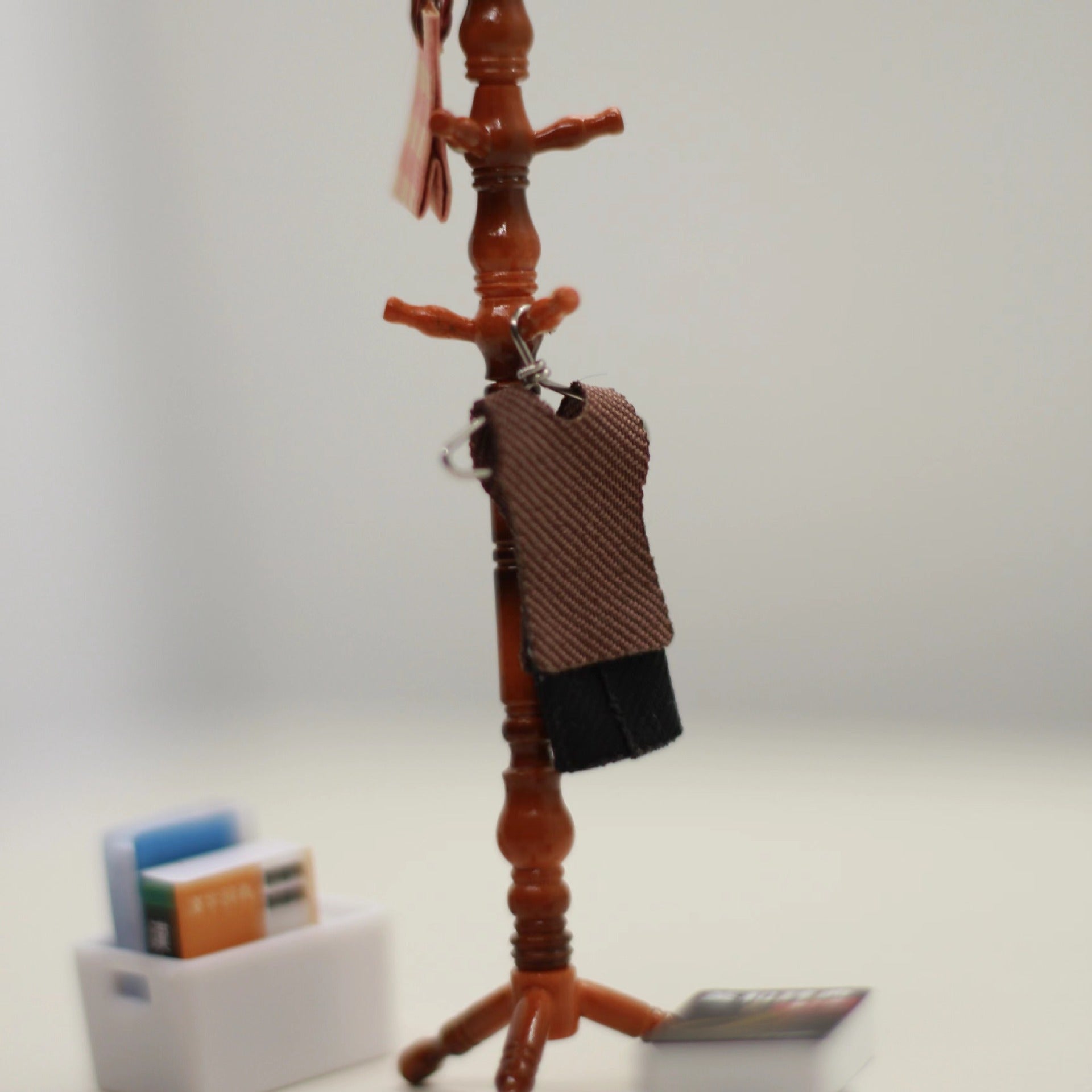 Dollhouse Miniature Dollhouse Accessories Miniature Simulation Mini Floor-standing Coat Rack Vintage Bag Rack Bedroom