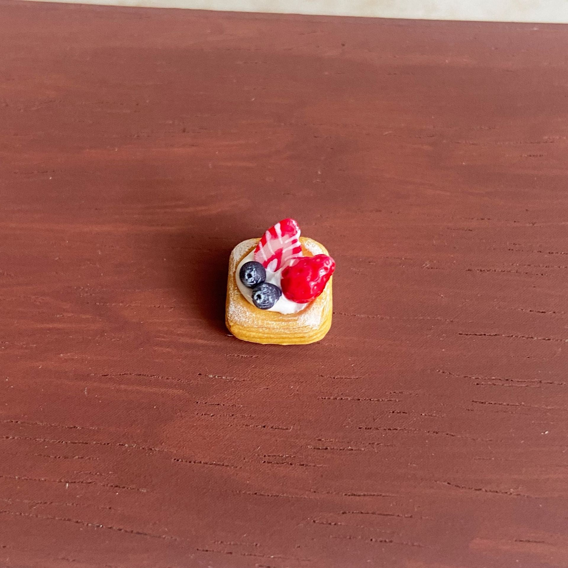 Miniature Food Play Fruit Square Tower Mini Cute Simulation Cake Dollhouse Dollhouse Fridge Magnet Accessories