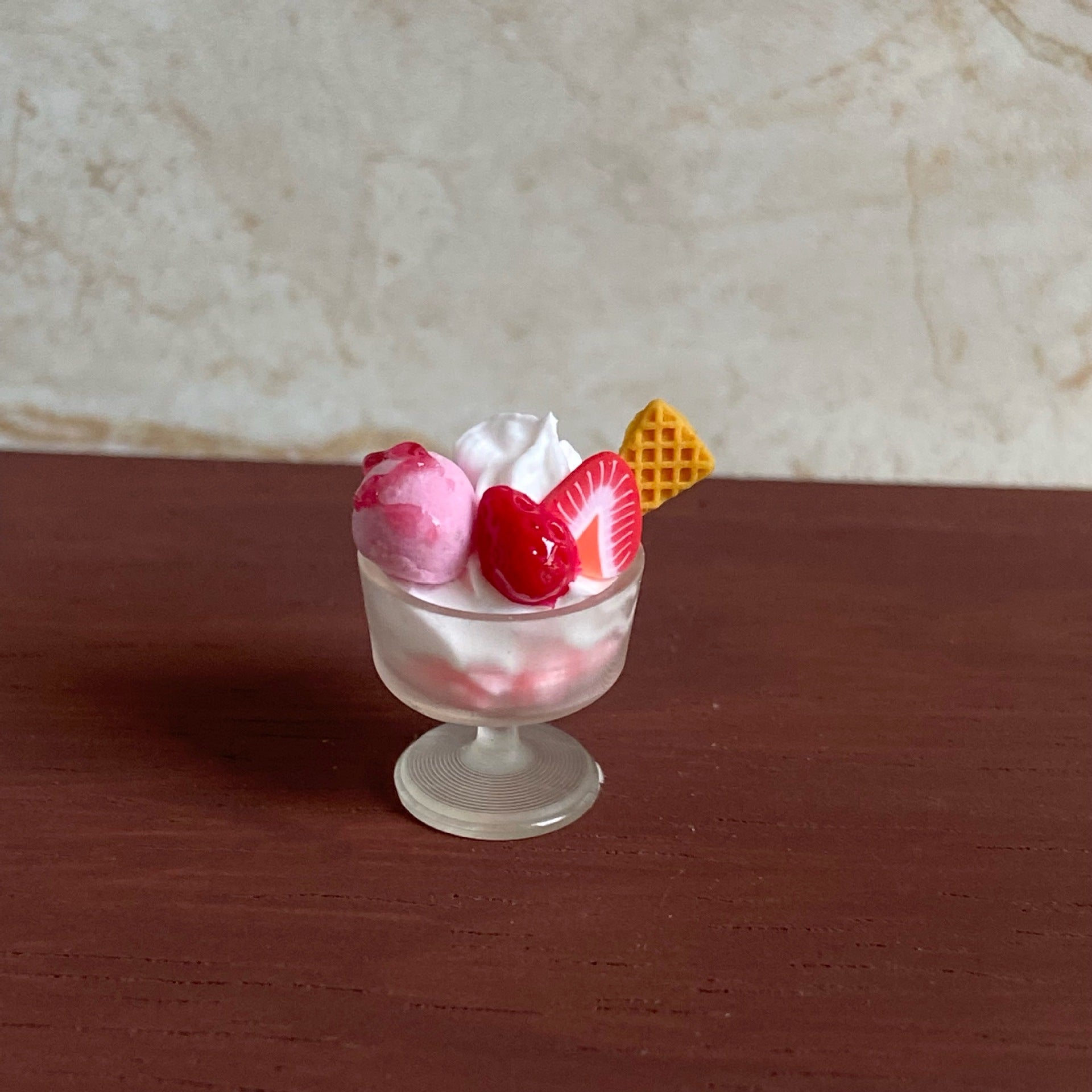 Miniature Strawberry Ball Pink Ice Cream Cup Dollhouse Toy Dessert Shop Decoration Accessories