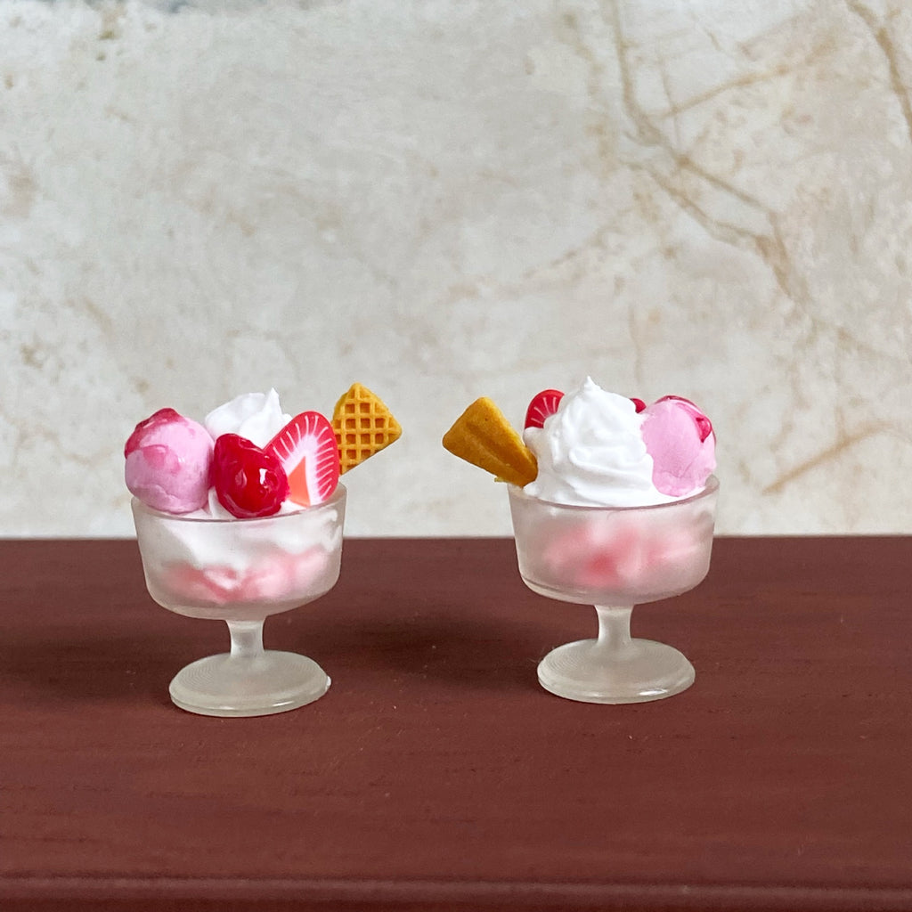 Miniature Strawberry Ball Pink Ice Cream Cup Dollhouse Toy Dessert Shop Decoration Accessories