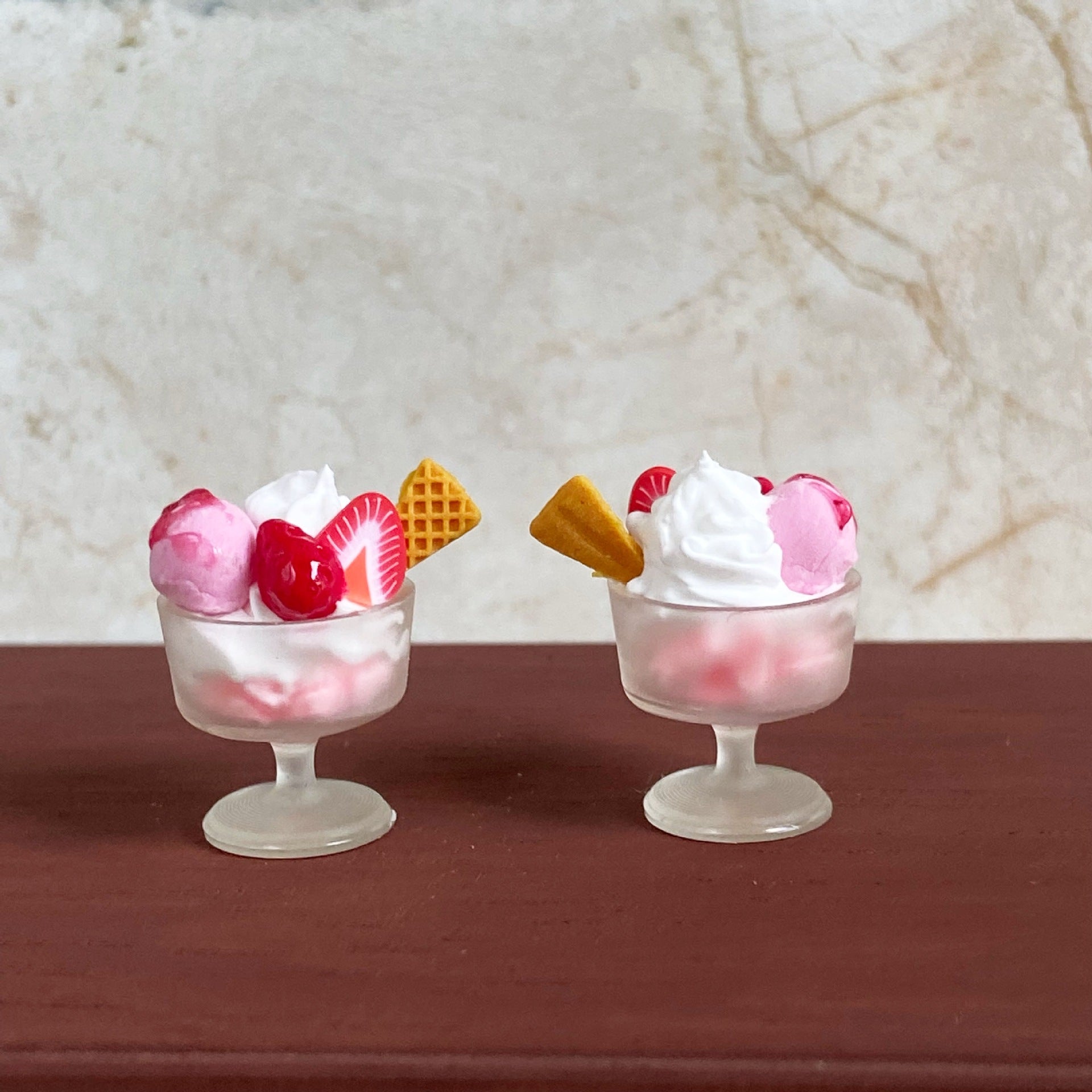 Miniature Strawberry Ball Pink Ice Cream Cup Dollhouse Toy Dessert Shop Decoration Accessories