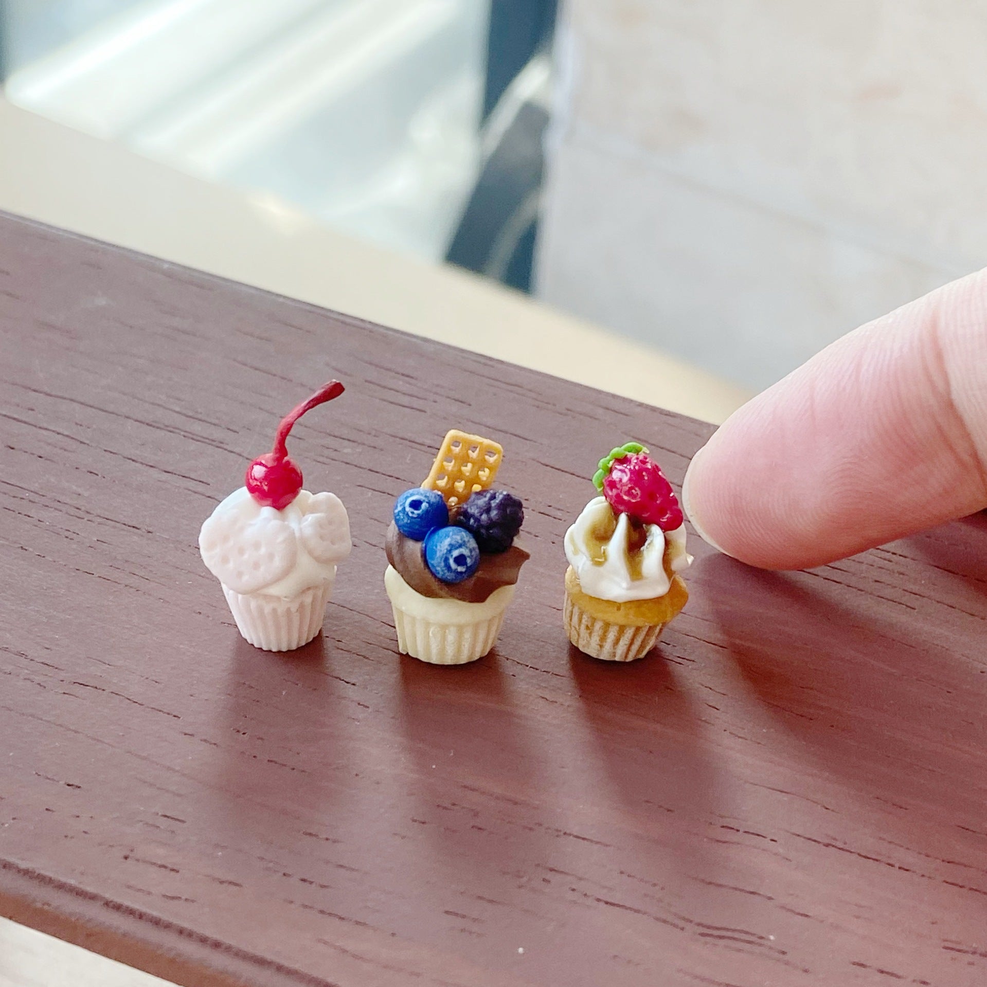 Miniature Strawberry Blueberry Fruit Cupcake Fun Food Play Dessert Shop Dollhouse Accessories