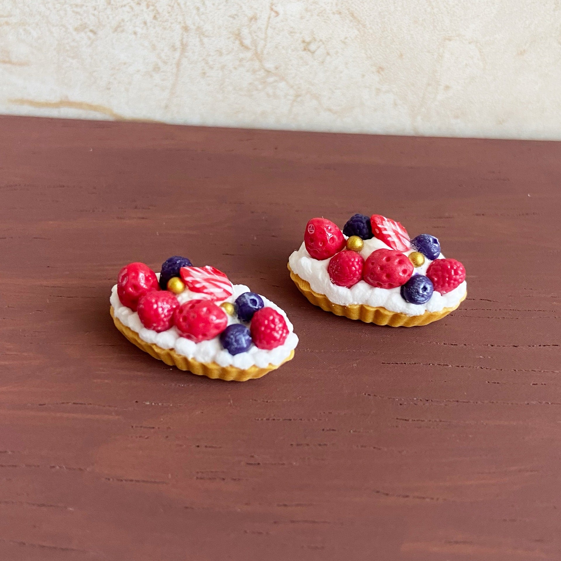 Miniature Simulation Food Toys Strawberry Blueberry Boat Pie Cute Cake Dollhouse Decoration Accessories