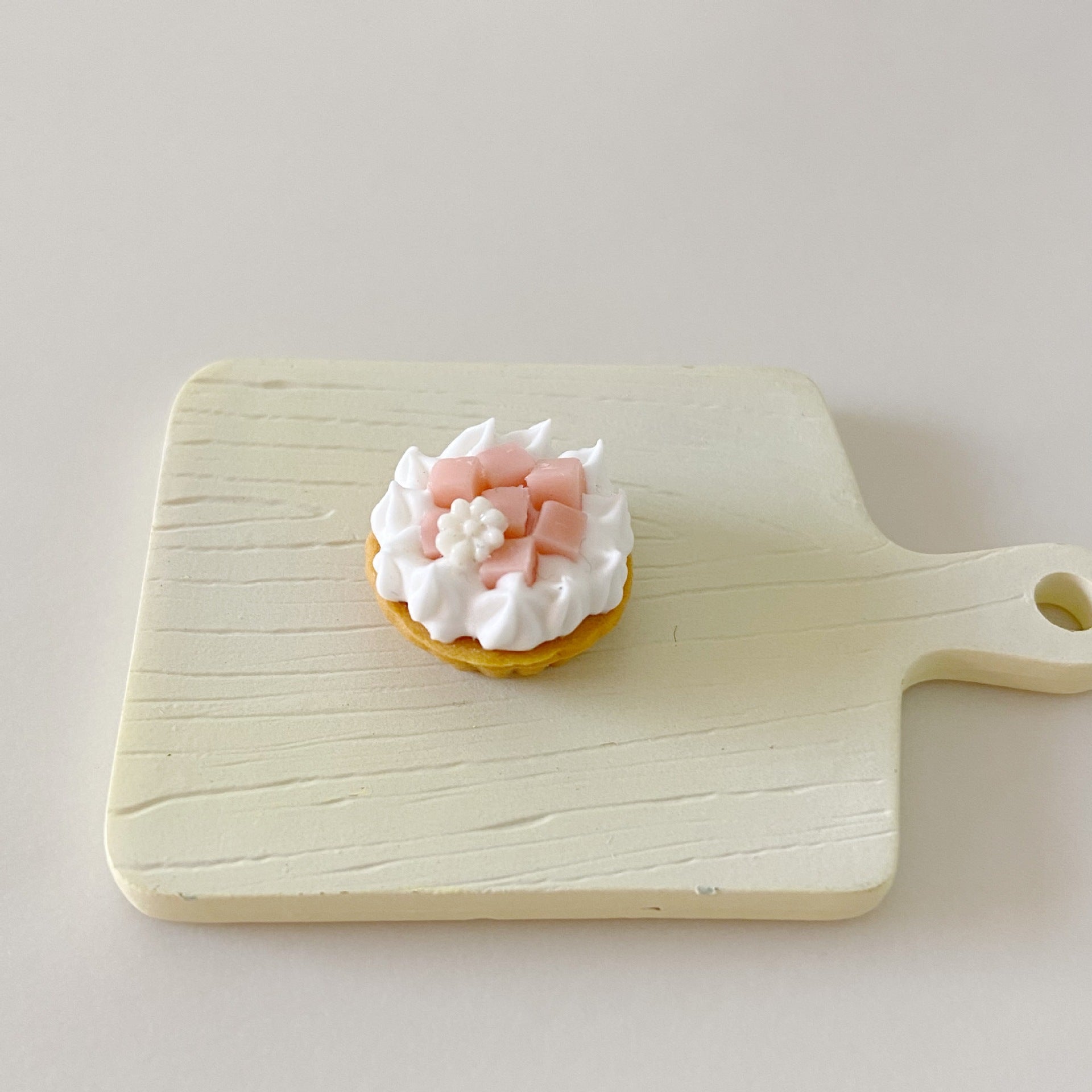 Six-Piece Miniature Food Play Peach Pie Eight-Piece BJD Dollhouse Dessert Shop Scene Photo Props