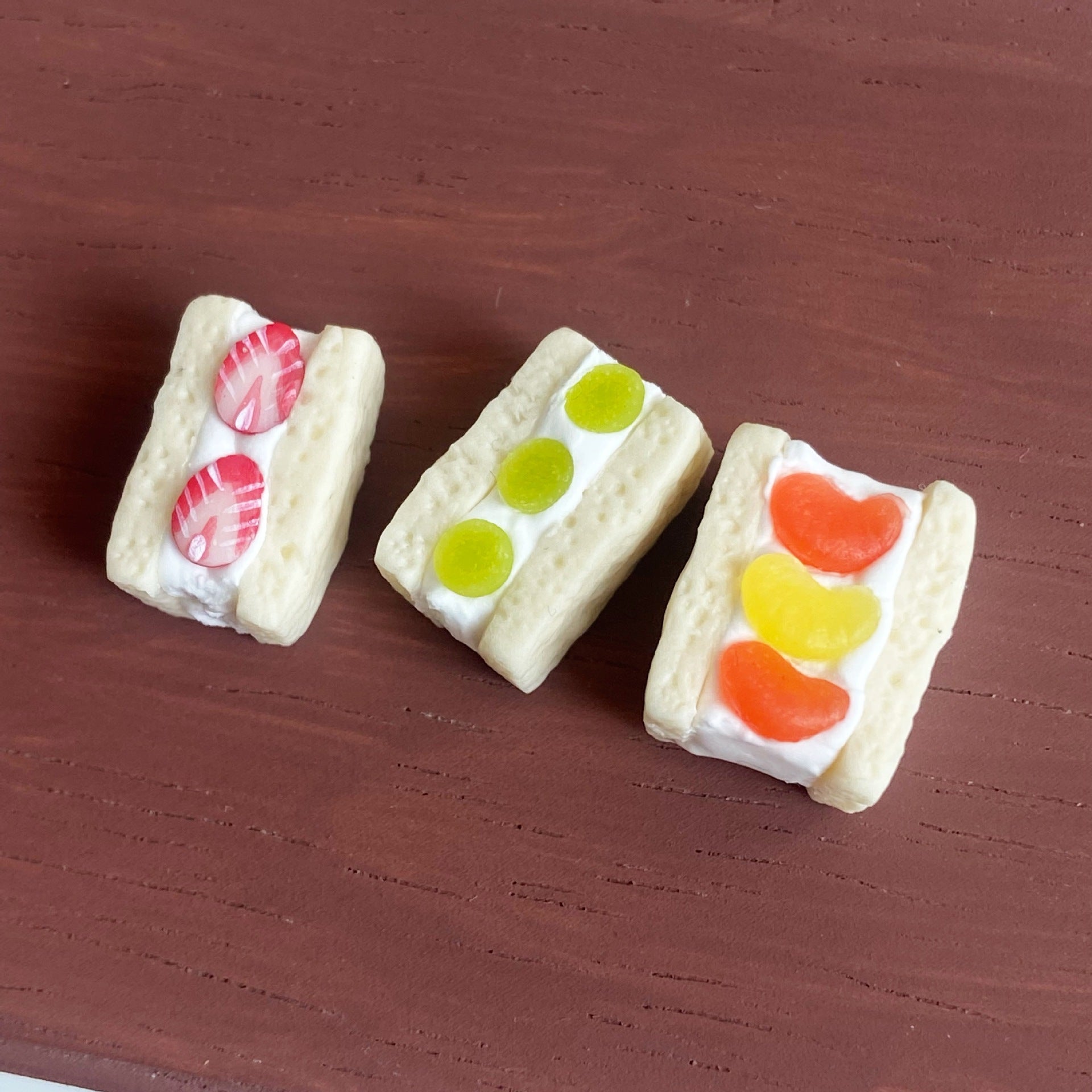 Cute Miniature Realistic Fruit Sandwich Miniature Food Play Model Six-Eighths Dollhouse Toy Decoration Prop