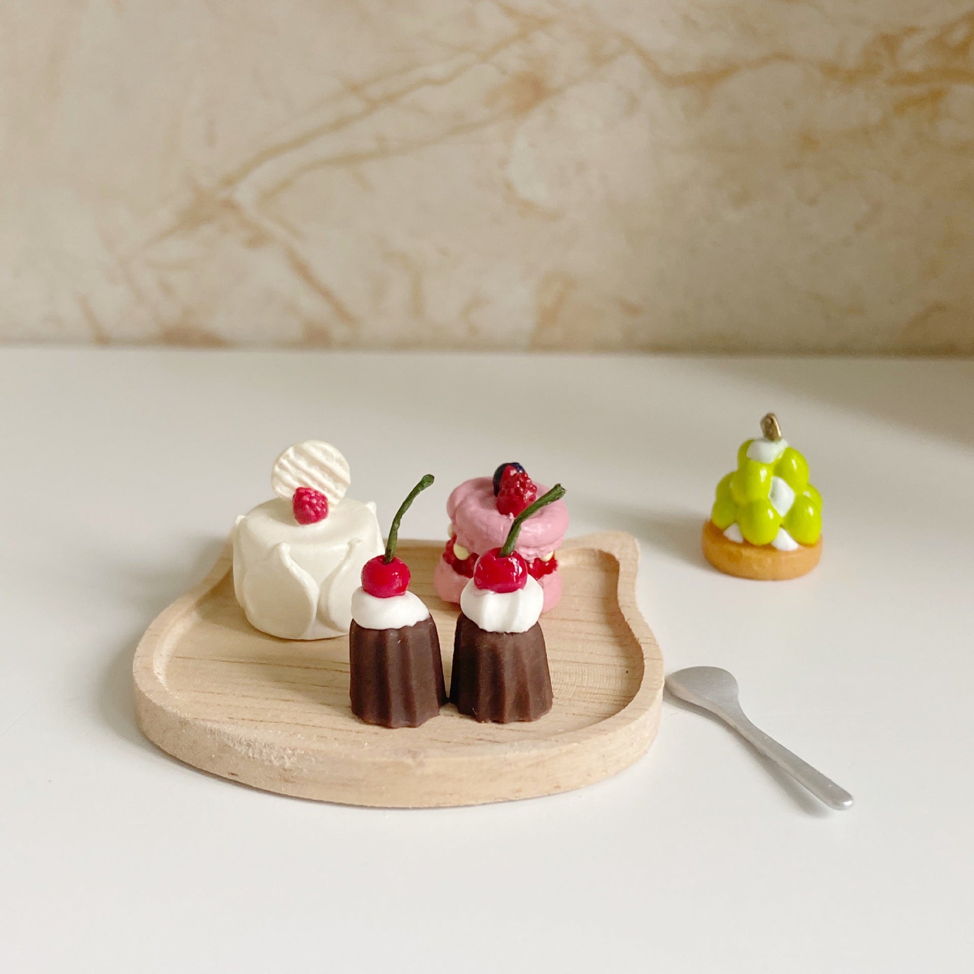 Cute Mini Cherry Kolu Little Cake Dessert Dollhouse BO11 Simulation Food Play Model Small Ornament