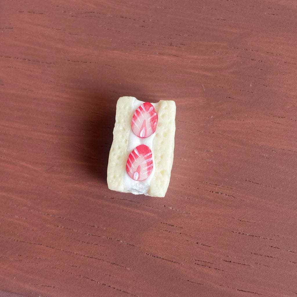 Cute Miniature Realistic Fruit Sandwich Miniature Food Play Model Six-Eighths Dollhouse Toy Decoration Prop