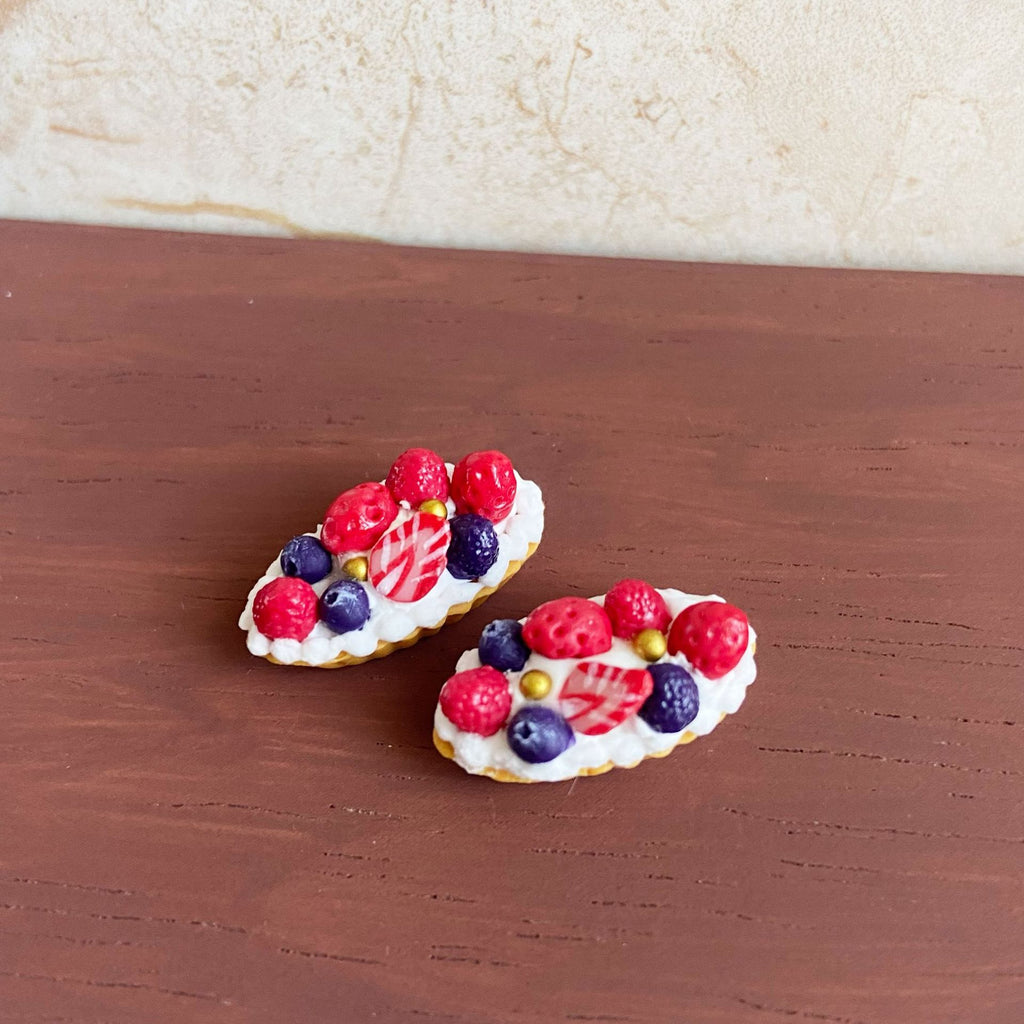 Miniature Simulation Food Toys Strawberry Blueberry Boat Pie Cute Cake Dollhouse Decoration Accessories