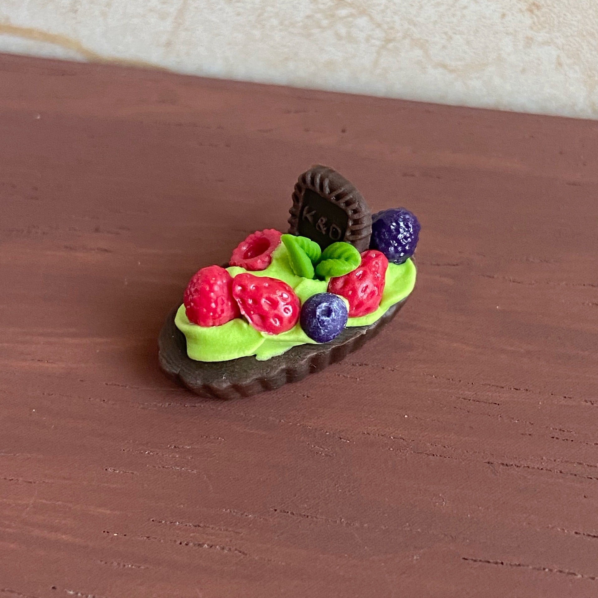 Miniature Simulation Food Toys Chocolate Fruit Cookies Boat Dollhouse Decoration Accessories