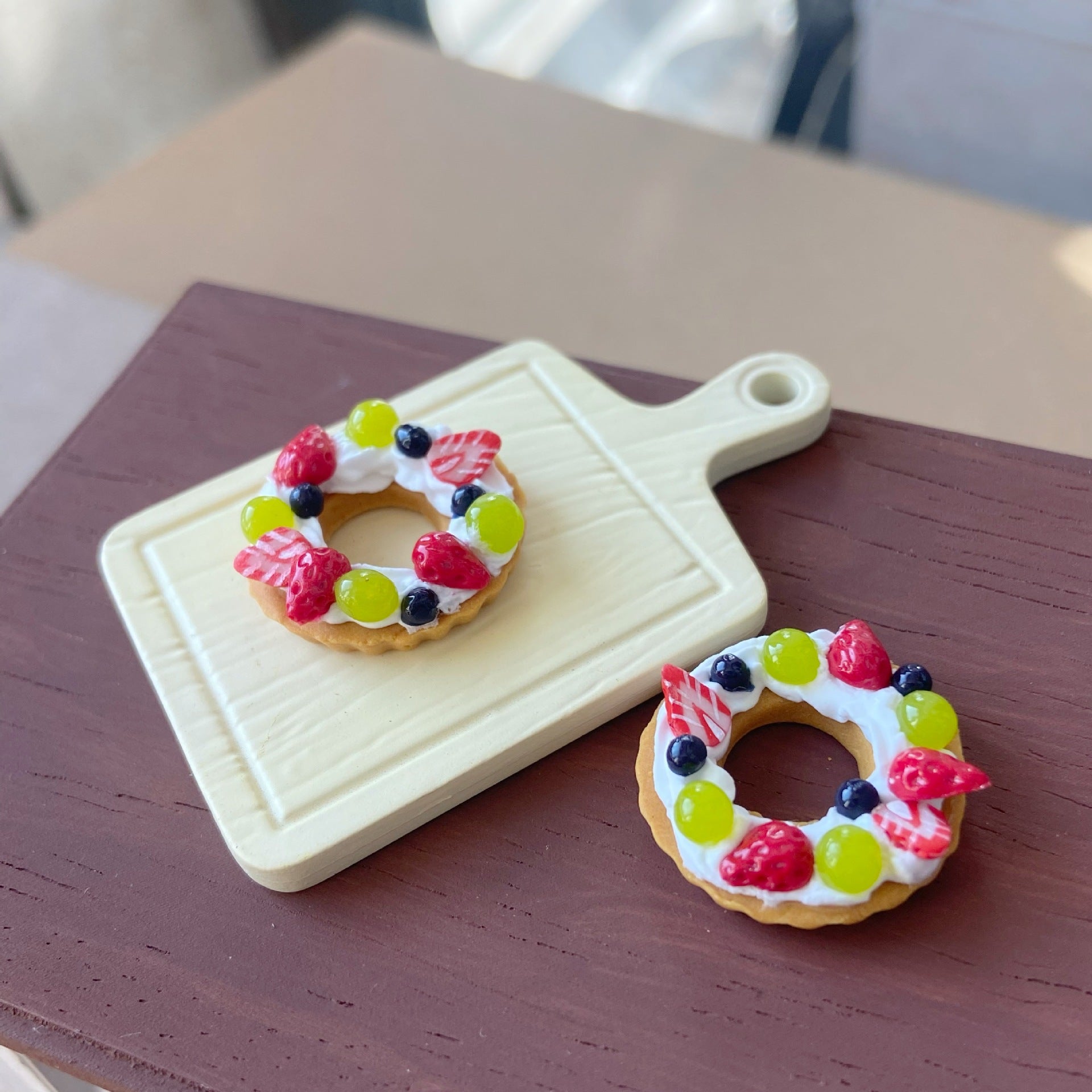Miniature Christmas Berry Wreath Cake Fun Food Play Six-Dimensional Dessert Shop Dollhouse Accessories