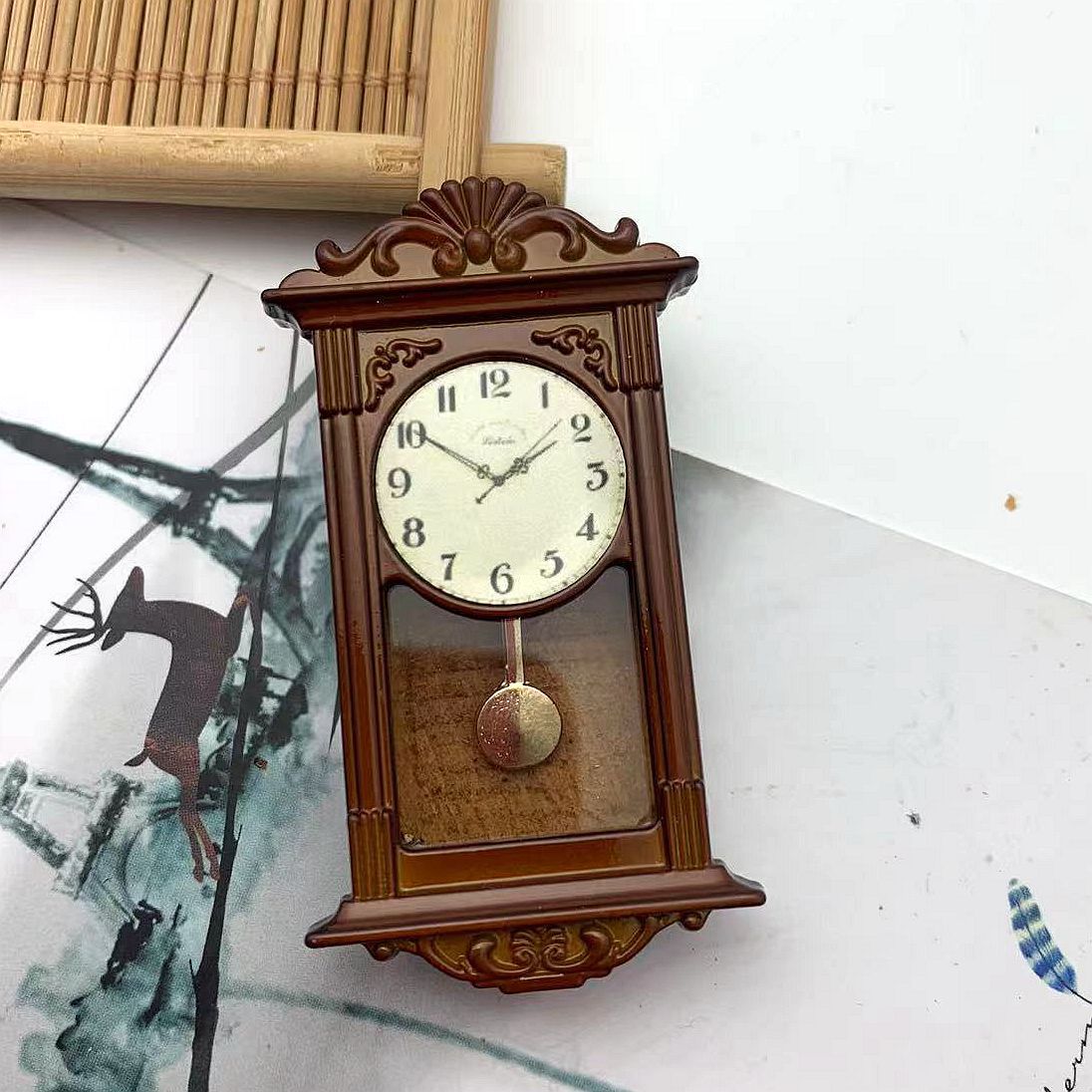 New 12-Minute Miniature Dollhouse Accessories Retro Roman Clock Children's Dollhouse Toy Hanging Clock Shooting Scene