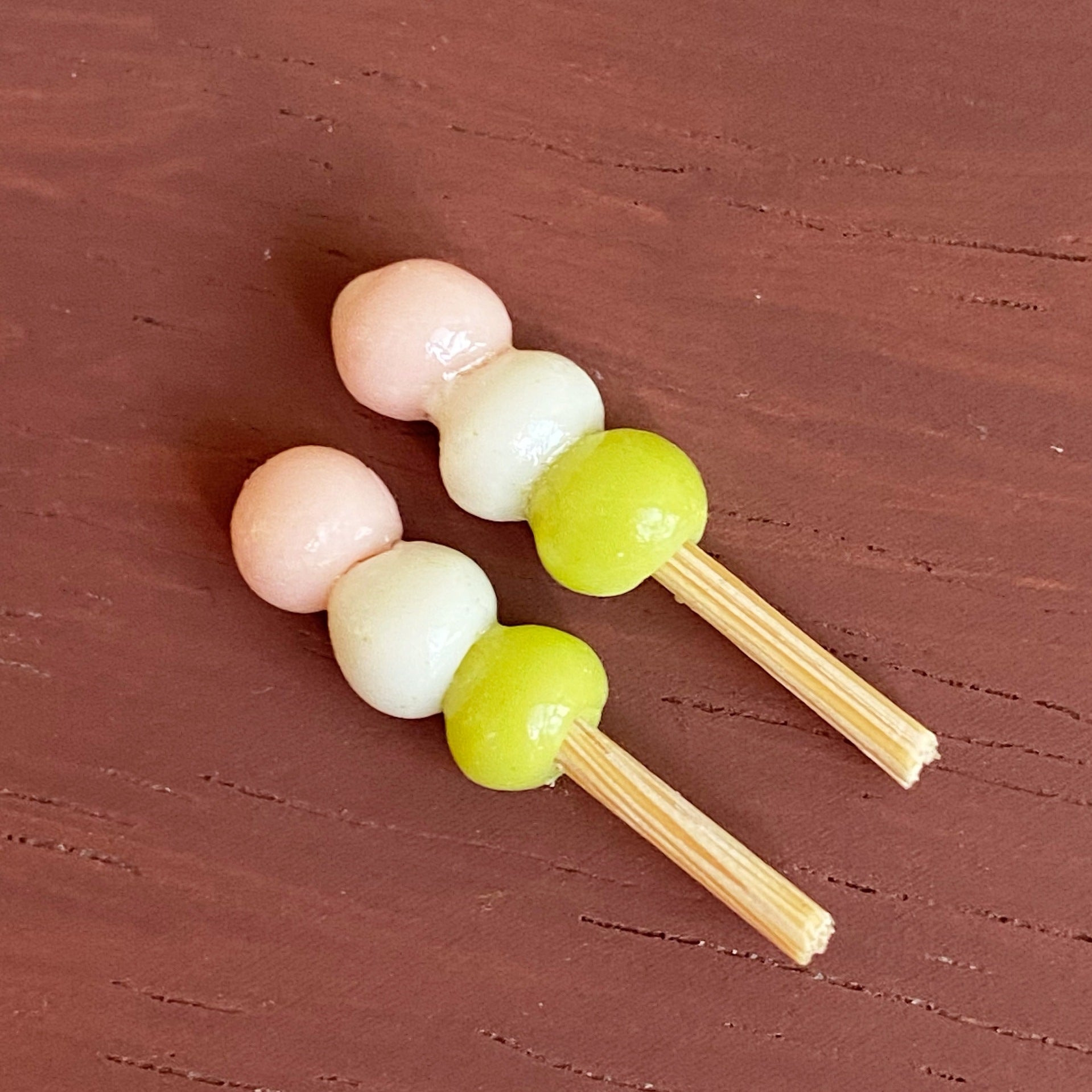 Miniature Simulation Food Play 3-Color Meatball Stick Miniature Food Play Dessert Shop Dollhouse Six-Piece Accessories