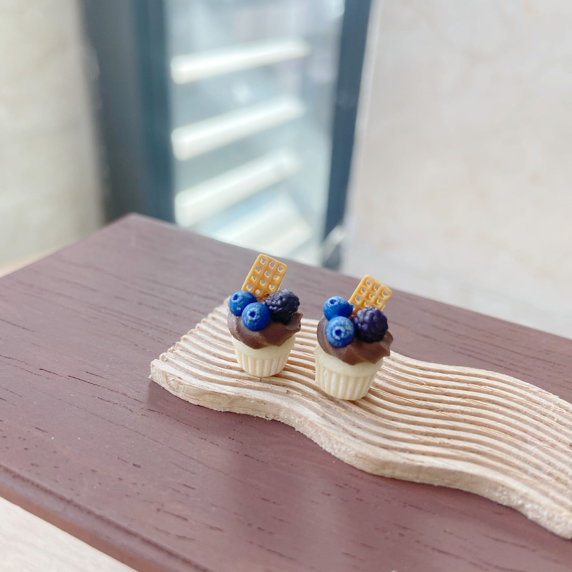 Miniature Strawberry Blueberry Fruit Cupcake Fun Food Play Dessert Shop Dollhouse Accessories