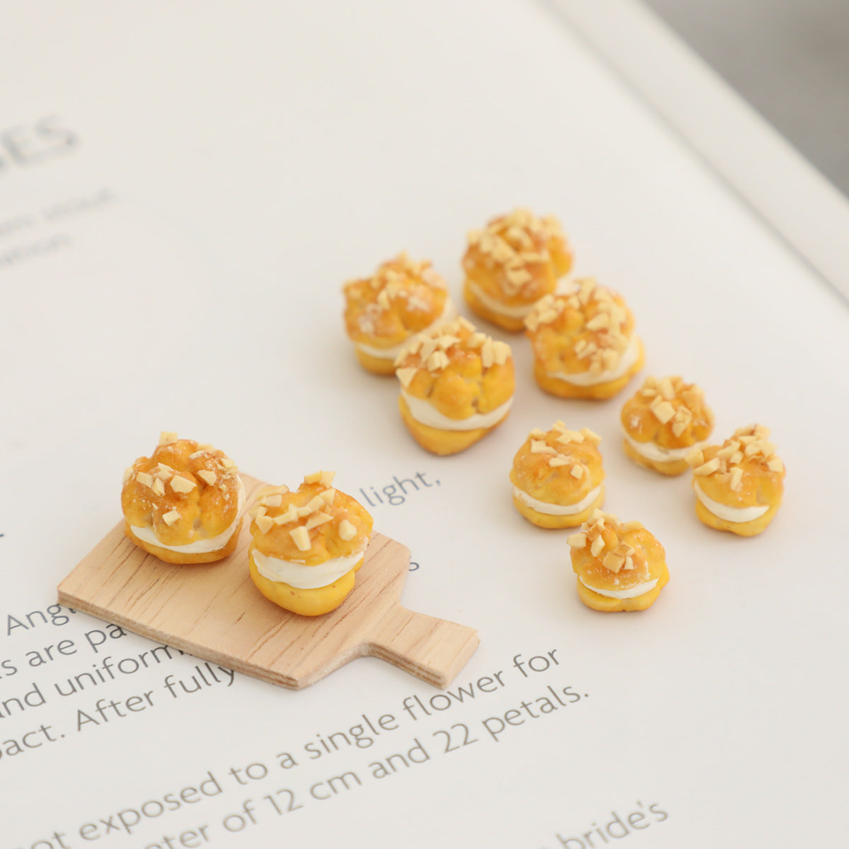 Simulation Food Miniature Dollhouse Cream Puff Play Food BJD Blind Box OB11 Eight-point Twelve-point Dollhouse