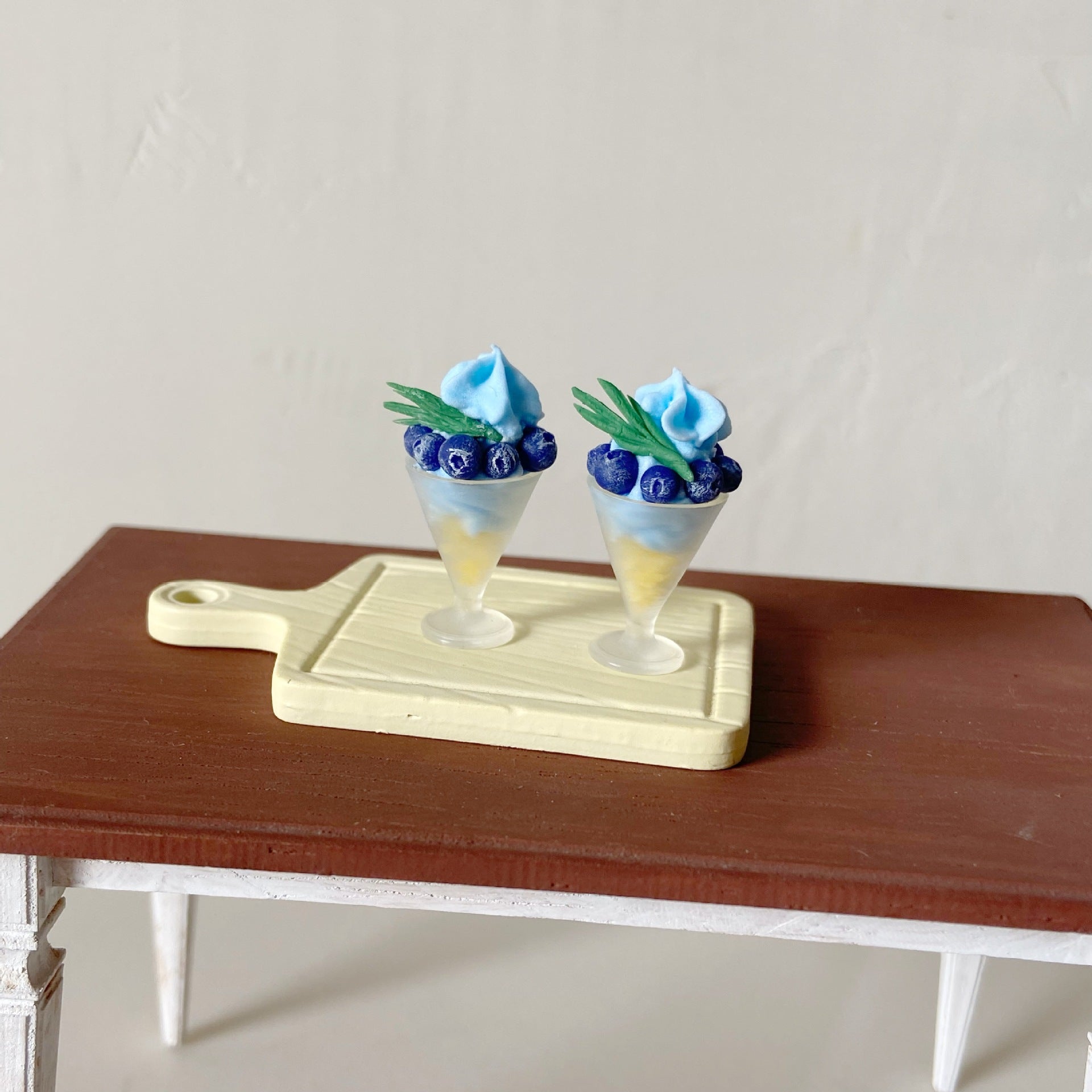 Miniature Food Play Blueberry Cream Cup Eight Points Dollhouse Accessories Dessert Shop Photo Props