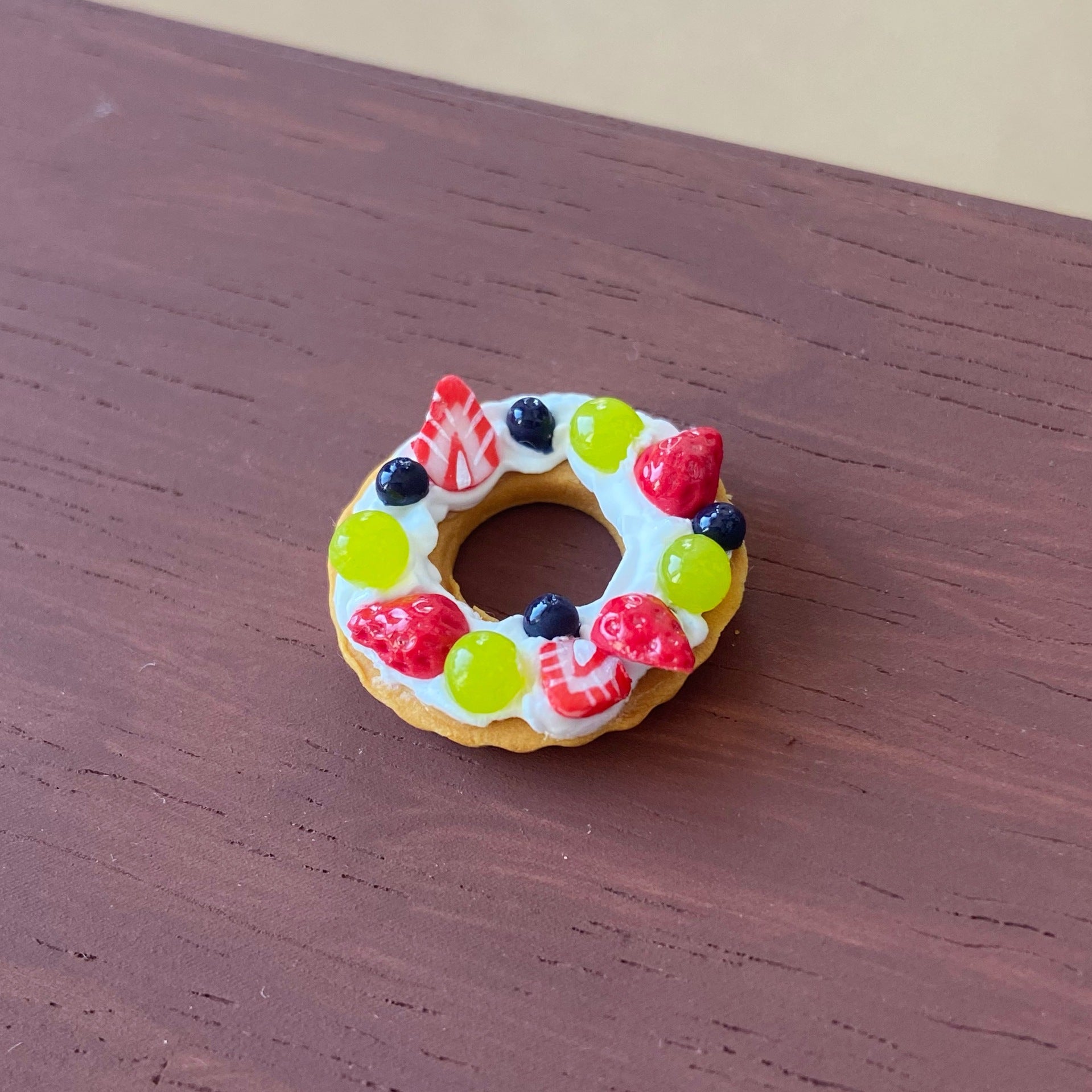 Miniature Christmas Berry Wreath Cake Fun Food Play Six-Dimensional Dessert Shop Dollhouse Accessories