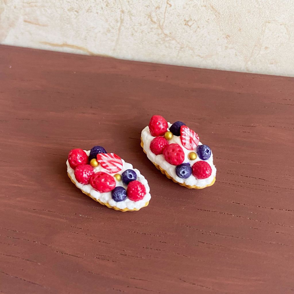 Miniature Simulation Food Toys Strawberry Blueberry Boat Pie Cute Cake Dollhouse Decoration Accessories