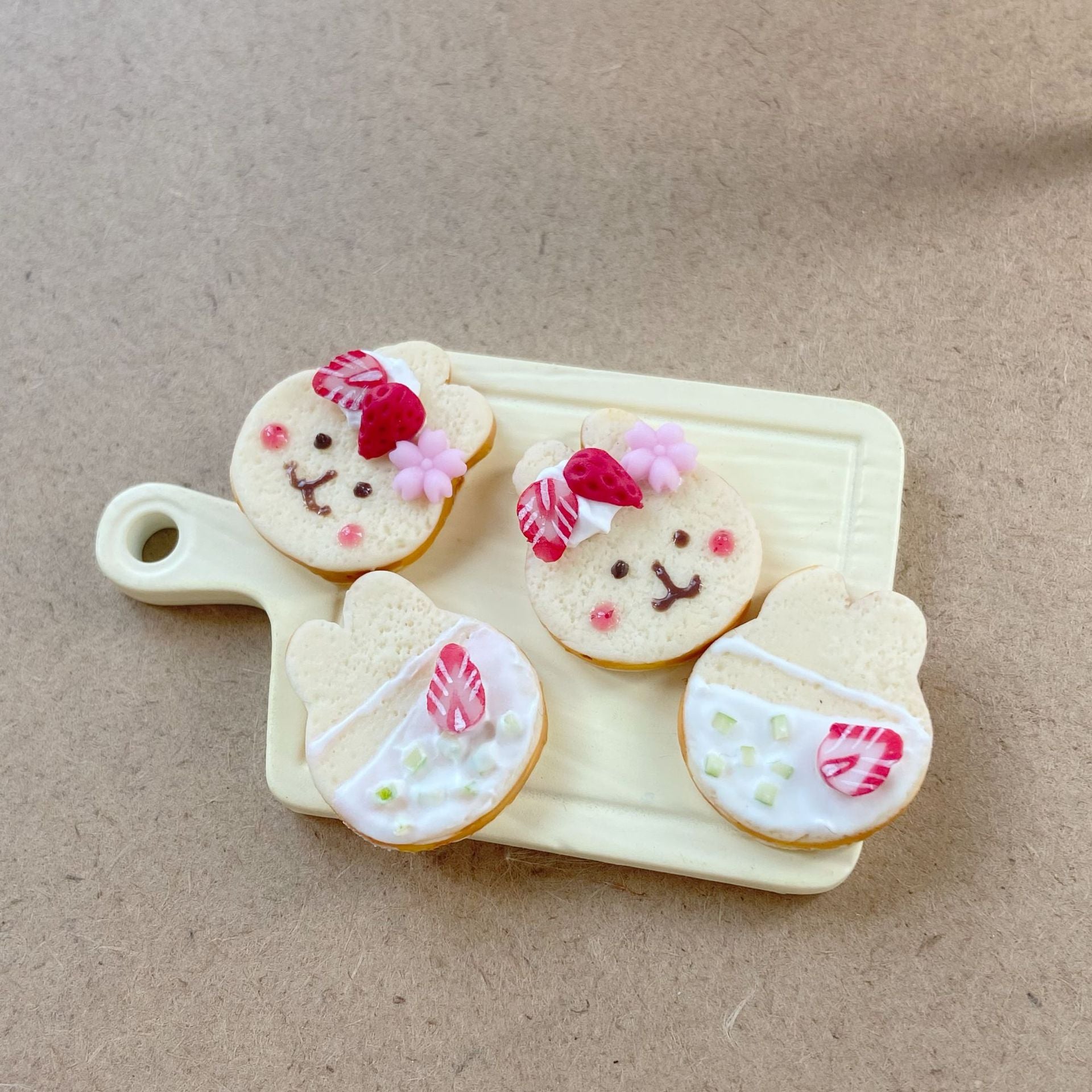 Simulation Rabbit Cute Toast Bread Miniature Food Play Mini Dollhouse Bakery Props Decoration